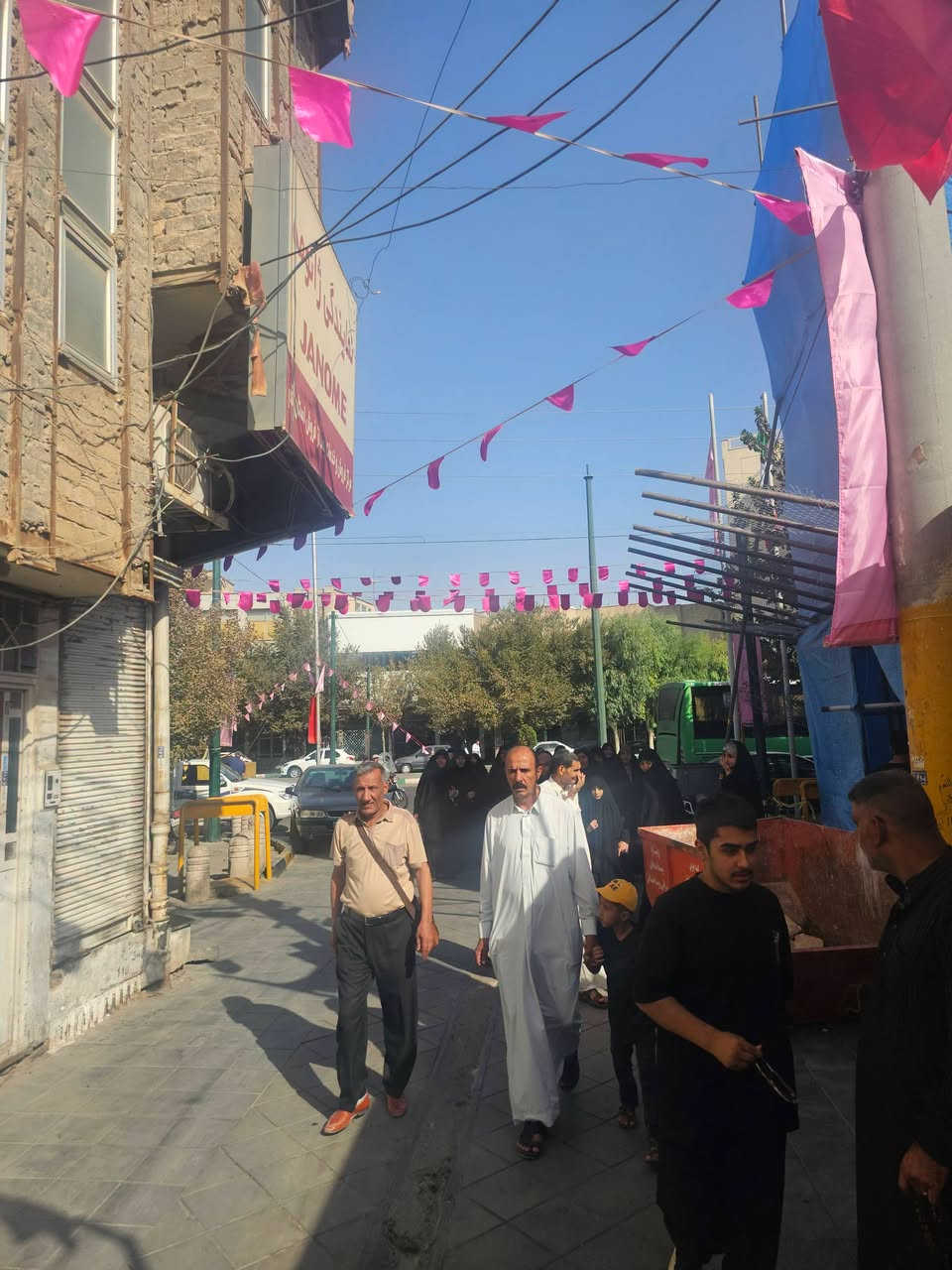 بدئنا بجمع الجوازات حملة ابو نبأ الخطابي الى ايران طيران مباشر الى مشهد ذهاب طيران والعوده بري ان شاء الله الي يحب يرسل جوازه وللاستفسار على الارقام التاليه *********** /***********                                                                                       ابو نبأ الخطابي
