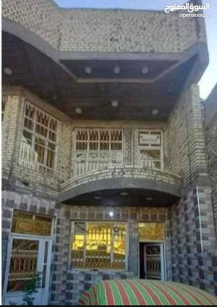 دار البيع بدايه شارع اورفلي مقابل جهة الحبيبيه بظهر حسينية الزهراء بناء سنة ٢٠٢٣  مساحه١٨٠  متر بناء حديث درجه اولى وجه ٨ومتر نزال ٢٢.٥٠ متر يحتوي على كراج حديقه ستقبال مطبخ حار بارد صالة درج كبير في طابق اول وثاني يحتوي على ٦غرف نوم سويت حمامات عدد ٤ مناور عدد٢  مع بيتونه وصطيحين ارضي ودرج مرمر تركي سراميك اسباني كل البيت رتفاع ٣ونص صقف رتفاع متر دار عن شارع بيت جاهز السكن غيره متواجد على فيس شراي يتصل ‎***********
