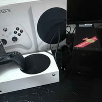 اكس بوكس سيريز S • ٥١٢ جيجا • يو بي اس هدية