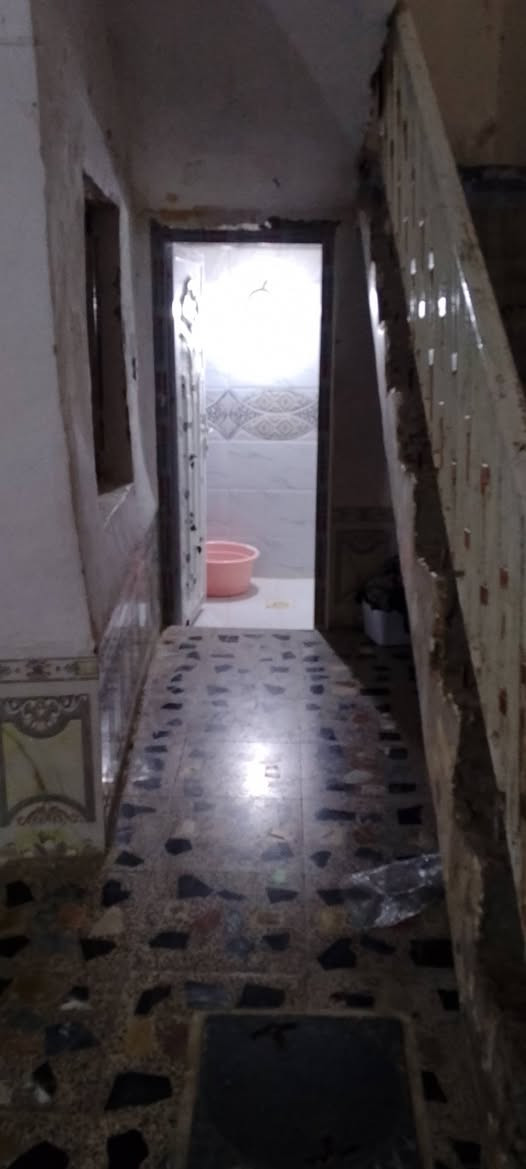 سلام عليكم ورحمه الله وبركاته عدي بيت ومشتمل البيع والشراء هلن وسهلن مساحت البيت والمشتمل 300متر العنوان حي طارق الاوسط سعر البيت والمشتمل 80 وبي مجال توصل على هذا رقم 📞‏‪***********‬‏
