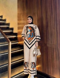 طقم قطعتين • زارا ستن • مقاسات ٣٨-٤٨