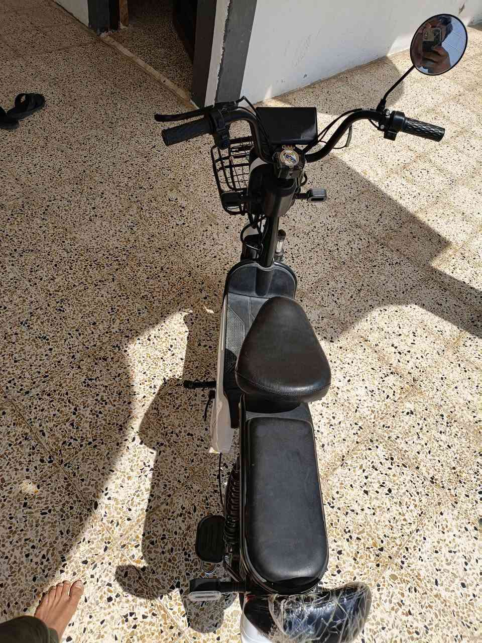 ماطور شحن جديد كامل قراضو شاحنه جديده اسويجات ثنين تشغيل عن بعد خمسه بطاريات أو بي مسجل تواير جديد ماطور كامل السعر خاص رقم الموبايل ***********
