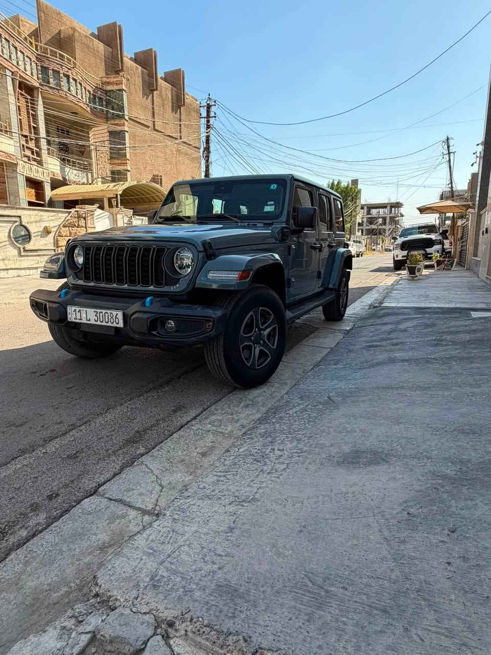 السلام عليكم جيب رانكلر  4Xe 2024  وارد امريكي
السياره مرقمه و جاهزه 

       2024 JEEP WRANGLER, SAHARA 4XE.  2.0L

حجم المكينه : 2000 تيربو + هايبرد + هجين شحن خارجي
المسافه المقطوعه : 16 ميل       
                    
الضرر السياره  :حادثه سطحي الجاملغ والباب اليسار

   الايرباك : برده و راجع سستم

#المواصفات 
1.قماره تتفصخ صير كشف
2.بصمه 
3.لوكير
4.كشافات 
6.شحن خارجي
7.هيتر بالاستيرن 
8. شاشه
9.هيترات بالكشنات
10.تشغيل عن بعد
11.كشنات مخمن
12هيترات بالكشنات
13. دمام خلفي
 

💰# السعر 275$ وبيه مجال

☎️تفاصيل اكثر هذا رقمي ***********  بيه وات ساب

مكان السياره : بغداد الكراده
