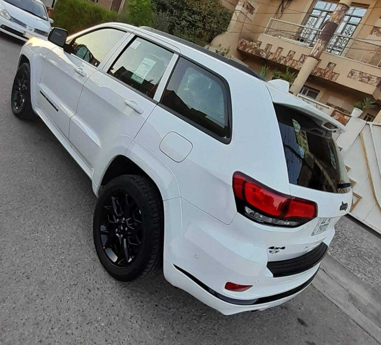 سلام عليكم جيب خليجي S فول واحد على واحد
سياره فول مواصفات  
بناروما كشنات كهرباء 
تدفه تبريد رادار امامي +خلفي 
وال S فول موصفات معروفه 
رقم بغداد بسمي السياره وجاهزه من كلشي 
رقم بغداد هزة جديد 
   52 ماشي 
للاستفسار ***********
