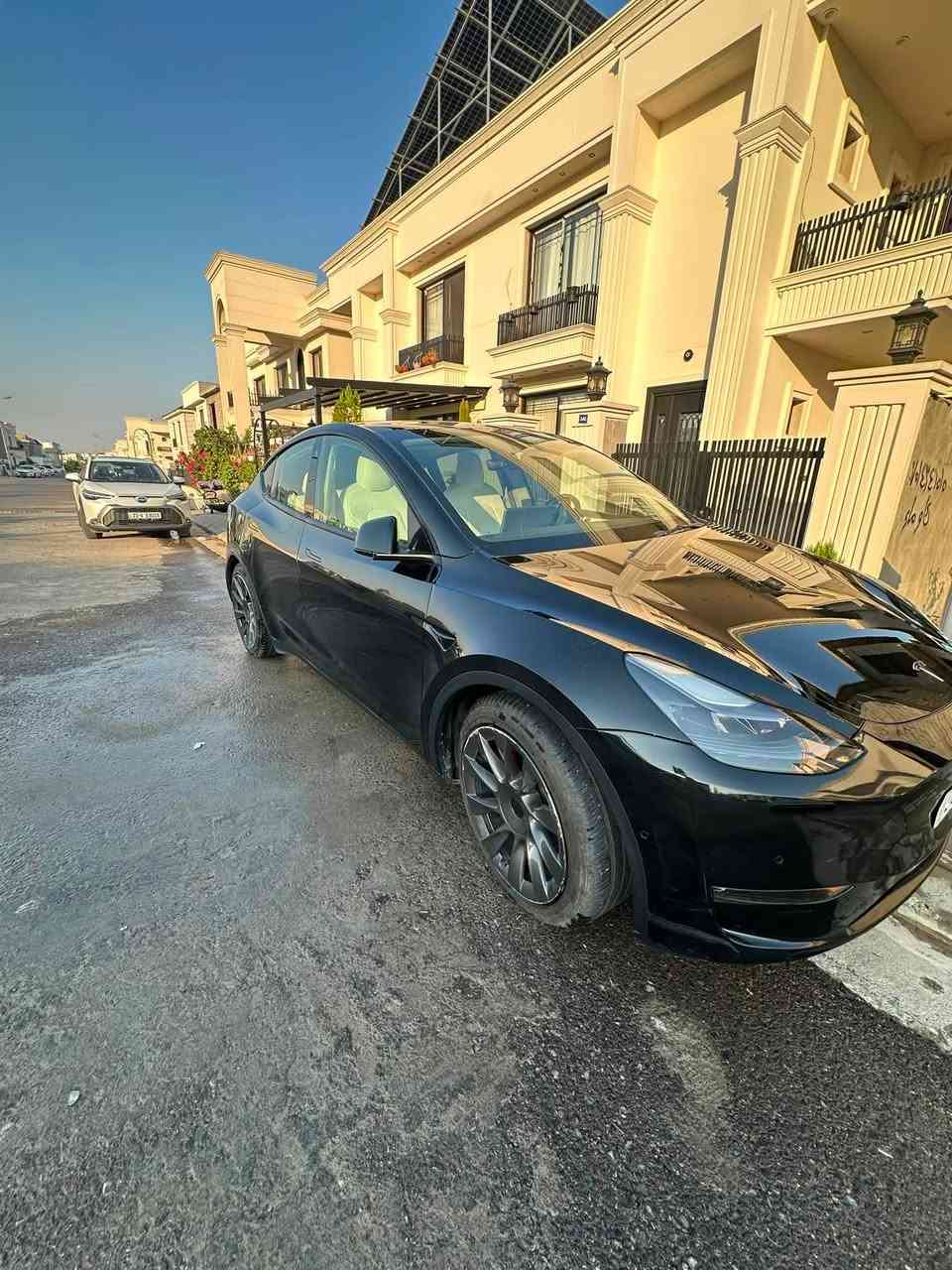 السلام عليكم تيسلا موديل 22 Y دبل ماطور معروف مواصفات داخل ابيض  جلد محدثه مربوطه  ون لاين شاشه كبيره السياره جديده كامرات محيطيه السياره جاهزه رقم اربيل الجديد رقم الشاصي موجود بالمنشور للاتصال ***********
