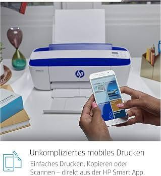 هذه الطابعة هي HP DeskJet Ink Advantage  (3790 الشهيرة)، وتُعرف بأنها واحدة من أصغر الطابعات اللاسلكية المتكاملة في العالم.إليك أبرز مواصفات الطابعة الأساسية:الوظائف الرئيسية: طباعة، نسخ (تصوير)، مسح ضوئي (سكانر)، واتصال لاسلكي.تقنية الاتصال: تدعم Wi-Fi اللاسلكي، والطباعة المباشرة من الهواتف (Wi-Fi Direct)، بالإضافة إلى منفذ USB 2.0 التقليدي.التوافق مع الهواتف: تدعم تطبيق HP Smart، و Apple AirPrint، و HP ePrint للطباعة مباشرة من الموبايل أو الجهاز اللوحي.تقنية المسح الضوئي (Scroll Scan): سحب الورق تلقائياً للمسح أو النسخ عبر الممر العلوي دون الحاجة لغطاء علوي زجاجي تقليدي، مما يقلل من حجم الطابعة.سرعة الطباعة: تصل إلى 8 صفحات في الدقيقة للأسود، و 5.5 صفحة في الدقيقة للألوان.دقة الطباعة: تصل إلى 1200×1200 نقطة في البوصة للأسود، وحتى 4800×1200 نقطة في البوصة للألوان (عند الطباعة من الكمبيوتر).سعة درج الورق: يستوعب حتى 60 ورقة لدرج الإدخال، و 25 ورقة لدرج الإخراج.الوزن والأبعاد: خفيفة الوزن للغاية (حوالي 2.33 كجم) وأبعادها مدمجة جداً لتناسب أي مساحة صغيرة. للبيع السعر 60 الف الاستفسار على الواتساب ***********
