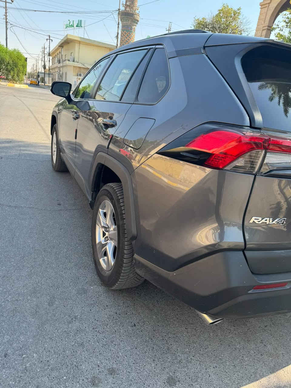 سلام عليكم سيارة RAV4موديل 2022ضربتهة بس جامرلخ امامي سايق فئة XLEسيارة نضيفة مال بيت السعر 225وبيهة مجال مكان سيارة كركوك تفاصيل اكثر اتصل ***********
