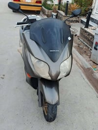 صفر عشره البيع مكلف بنشره 07712831275 وهذا رقم صاحب الدراجه مكانه بغدا...