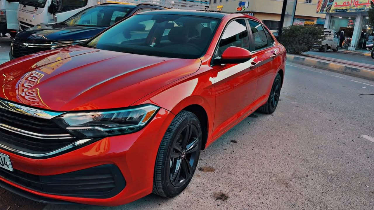 🚗 للبيع – VW Jetta 2023 SE Plus 🇩🇪

لون أحمر – استخدام شخصي – السيارة باسمي (رقم اربيل)

🔹 المحرك: 1500 تيربو

🔹 العداد: 64000 كيلو

✨ مواصفات فئة SE Plus :

• دخول ذكي + تشغيل عن بعد
•بصمة تشغيل
• مقاعد جلد
•گيجات دجتال
•هاندبريك بصمة
•هيتر مري جانبيه
• كرسي السائق كهرباء مع دعم فقرات الظهر 
• تدفئة مقاعد أمامي 
• فتحة سقف بانوراما

• شاشة ذكية + Apple CarPlay & Android Auto

• رادار أمامي وخلفي 

• نظام مانع تصادم أمامي وخلفي

🚧 الحالة:

• ضرر خفيف موضح بالصور 
•صبغ قطعتين جنطه وجاملغ خلفي 
• جميع الإيرباكات سليمة 

🔧 الصدر وكلشي شركة ماملعوب بيها نهائياً ولا گلوب مشتغل بالدشبول

🛞 تايرات جدد

⛽ استخدام بنزين محسن فقط ودهن راڤينول او ادينول

💰 السعر:15000$ – قابل للتفاوض

بيع او مراوس بهايلندر 22 او سورنتو 23

للاتصال على الرقم / ‭***********‬  / احمد عامر السامرائي
