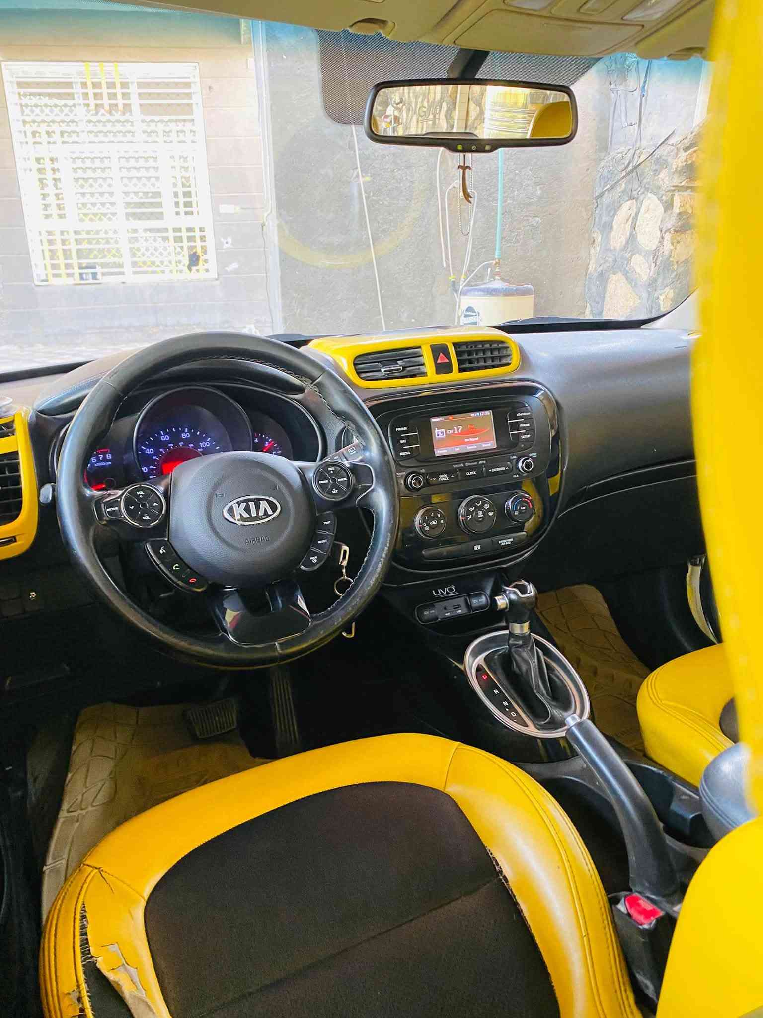 السلام عليكم ورحمة للبيع كيا صول موديل ٢٠١٤ السياره أمريكيه حادثه من امريكه جاملغ وبنيد شاصي مكفول ولغد مكفول بيه تصليح بل سمجه الي يم قاعده الدبل وبيه بل عراق قطعتين صبغ بدون تبديل بدون حادث كير ومكينه وحداديه وتخم تاير وتبريد مكفولات مكينه ٢٠٠٠GDI كير at  المرغوب رقم بابل انكليزي تحويل ثاني يوم مواصفات السياره شاشه وكامره دواره حساس خلفي تحكم استيرن جهتين كشنات جلد وكهرباء مري ترحيب وأشاره بل امرايه وبعد بيه مواصات 
السعر ٧٨ وبيه مجال 
الهاتف ***********
مكان السياره بابل قريه الفنديه مقابل بانزين خانه الفنديه 
اعتذر عن المراوس او القسط

