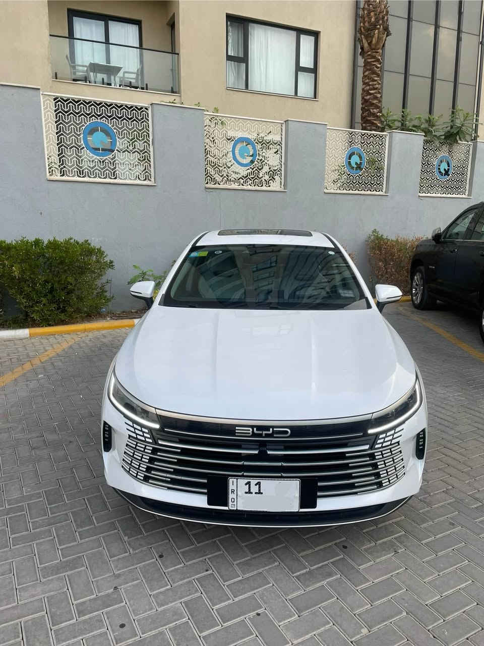 السلام عليكم
بي واي دي دستروير 2025 اخت الزيرو ماشيه 2900كيلو السياره رقم بغداد بأسمي مكفوله كفاله عامه من كلشي السياره فول موصفات ام الفتحه 
الموصفات 
بصمه تشغيل +تشغيل بل كارت 
سلايد 
كامره خلفيه 
حساس خلفي 
سايد بريك كهربائي
اوتو هولد 
كير ماوس 
شاشه قلاب 
مثبت سرعه 
اشاير بل مري 
تبريد قطعتين 
كشنات جلد ابيض رياضي
حساسات اطارات
بس ادوس البريك تشتغل السياره 

مكان السياره بغداد حي الجهاد 
سعر السياره 22،700وبيه مجال 
للأستفسار ***********
