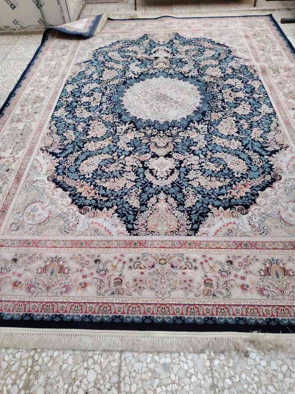 زولية كاشان • ٣٫٥×٤٫٥م • نظيفة جدا
