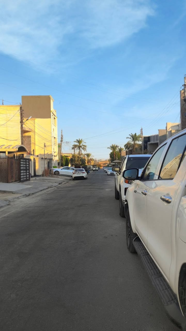 📌 فرصة سكنية للبيع في العامرية
دار بموقع هادئ في حي العامرية، قرب شارع العمل الشعبي، وعلى شارع واسع أكثر من 10 متر.

▫️ 198 متر مربع
▫️ واجهة 6.5 متر
▫️ طابو ملك صرف
▫️ خدمات كاملة

يتكون من طابقين، ويضم الطابق الأرضي غرفة وصالة واستقبال ومطبخ ومغاسل، بينما يحتوي الطابق الثاني على 3 غرف نوم ومطبخين.

🔻 للسعر: علّق برقم 1

للتواصل:
*********** | ***********

نص مكتوب في الصور:
- Call us: *********** *********** كيرات