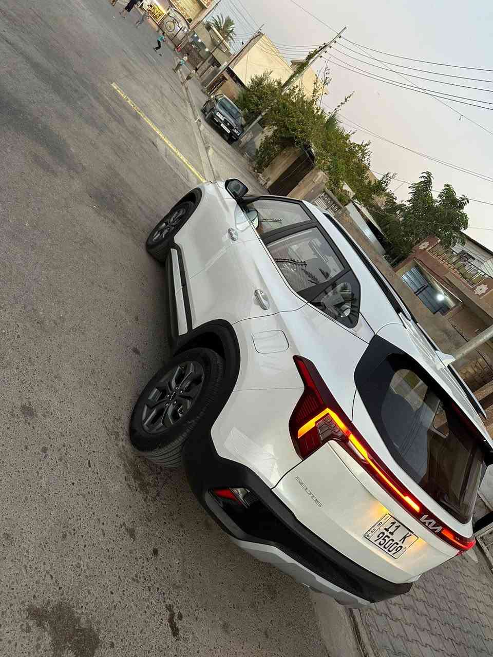 السلام عليكم للبيع كيا سيليتوز ٢٠٢٥ خليجي زيرو
مكفوله من كلشي بارد وصبغ بيهه ملاحظه كلش بسيطه بباب السائق مبينه بالصور ماشيه ١٣ الف حقيقي ماخذها زيرو وع ايدي
مواصفات فول 
بانوراما 
بصمه تشغيل وتشغيل عن بعد
كشنات جلد 
تبريد قطعتين ثلج 
كامرا وشاشه جبيره دجتل متصل واشاير مري 
حساس امامي خلفي ورادار وتحديد مسار
سايد بريك بصمه واوتو هولد وبقيه المواصفات المعروفه 
سعرها ١٦٥وبيها مجال بسيط 
مكانها بغداد اليوسفيه للأستفسار الاتصال ***********@***********
