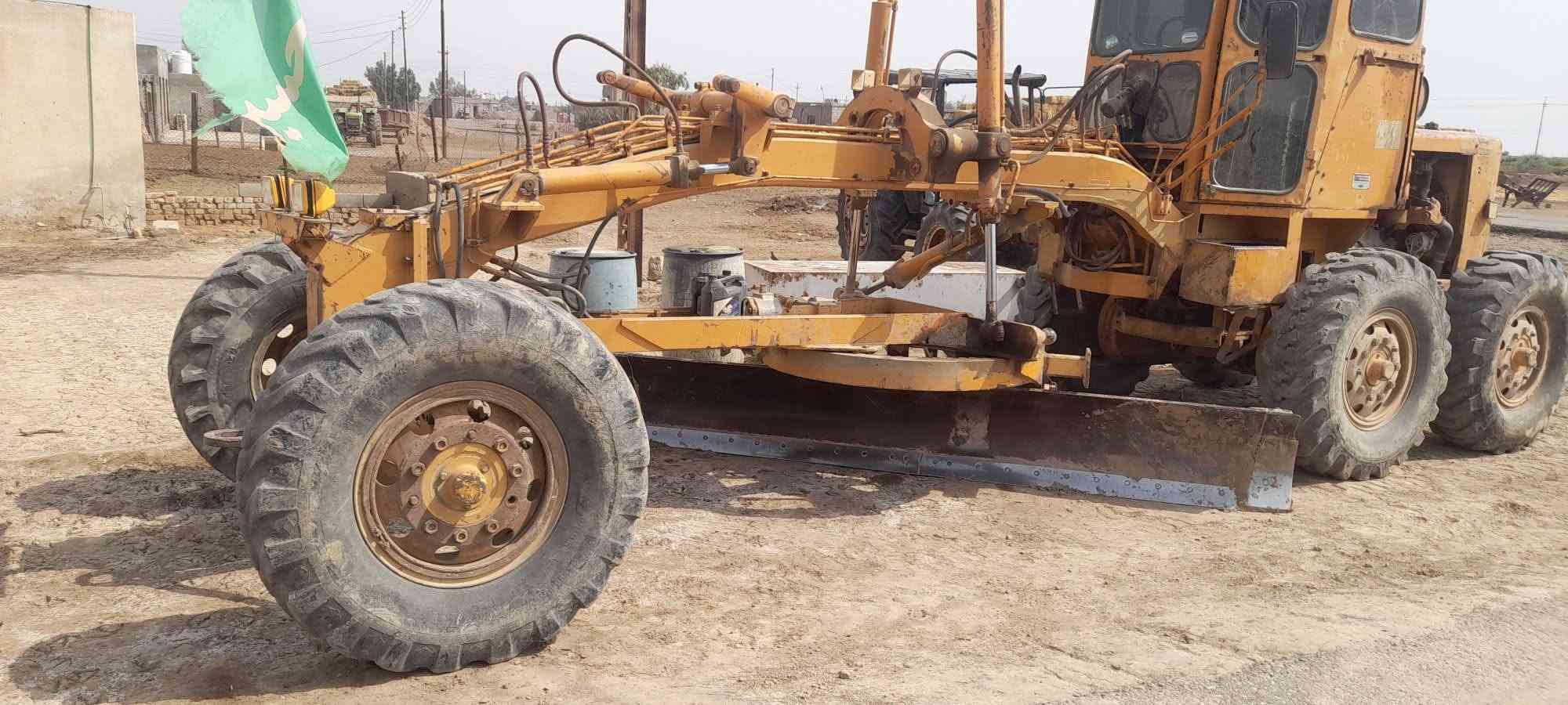 سلام عليكم 
كريدر كوماتسو 37للبيع 
مكينه جاهزه حالين بلشغل 
***********
