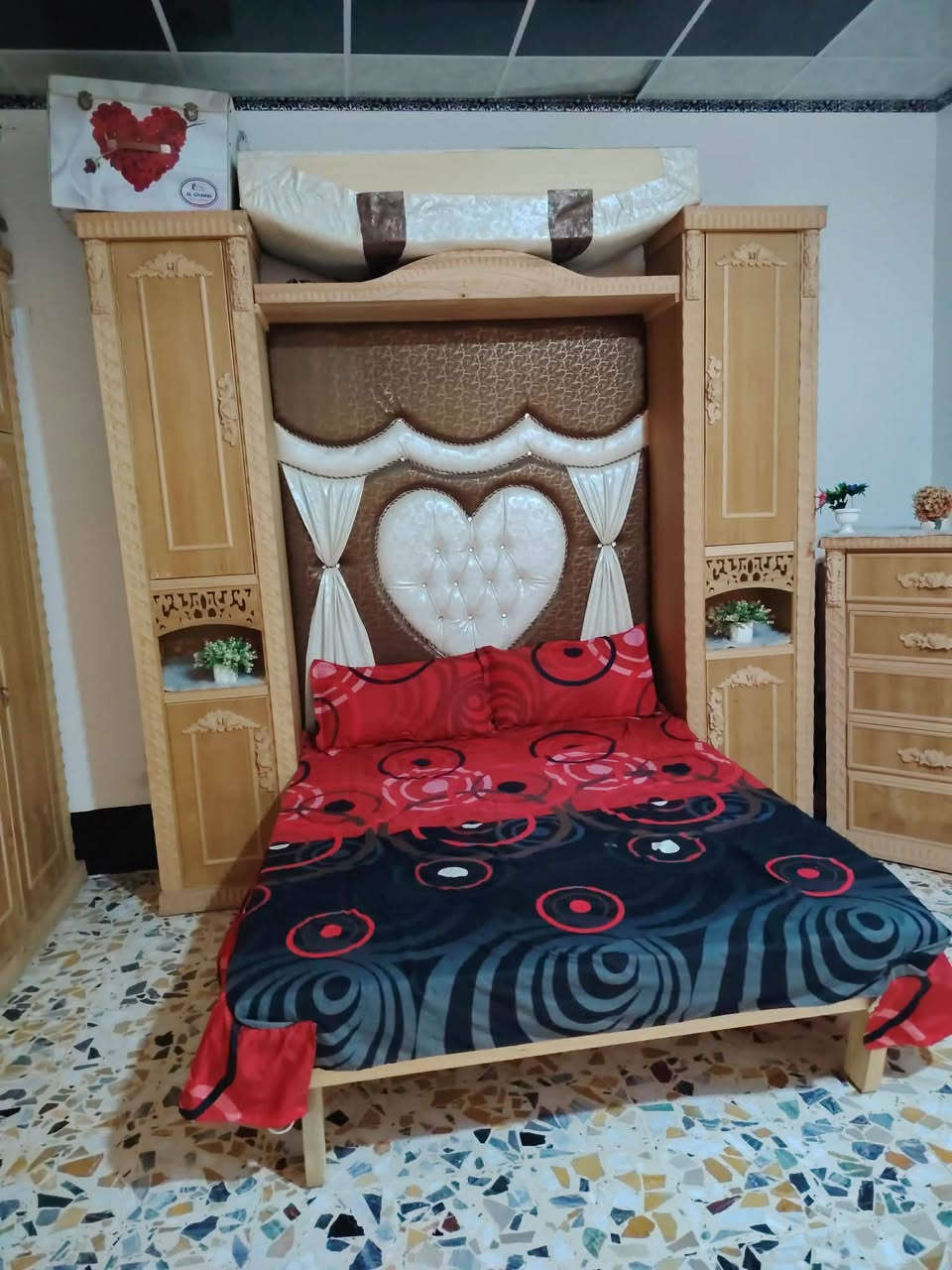 سلام عليكم غرفه اخشاب للبيع،
*********** 
، ***********
