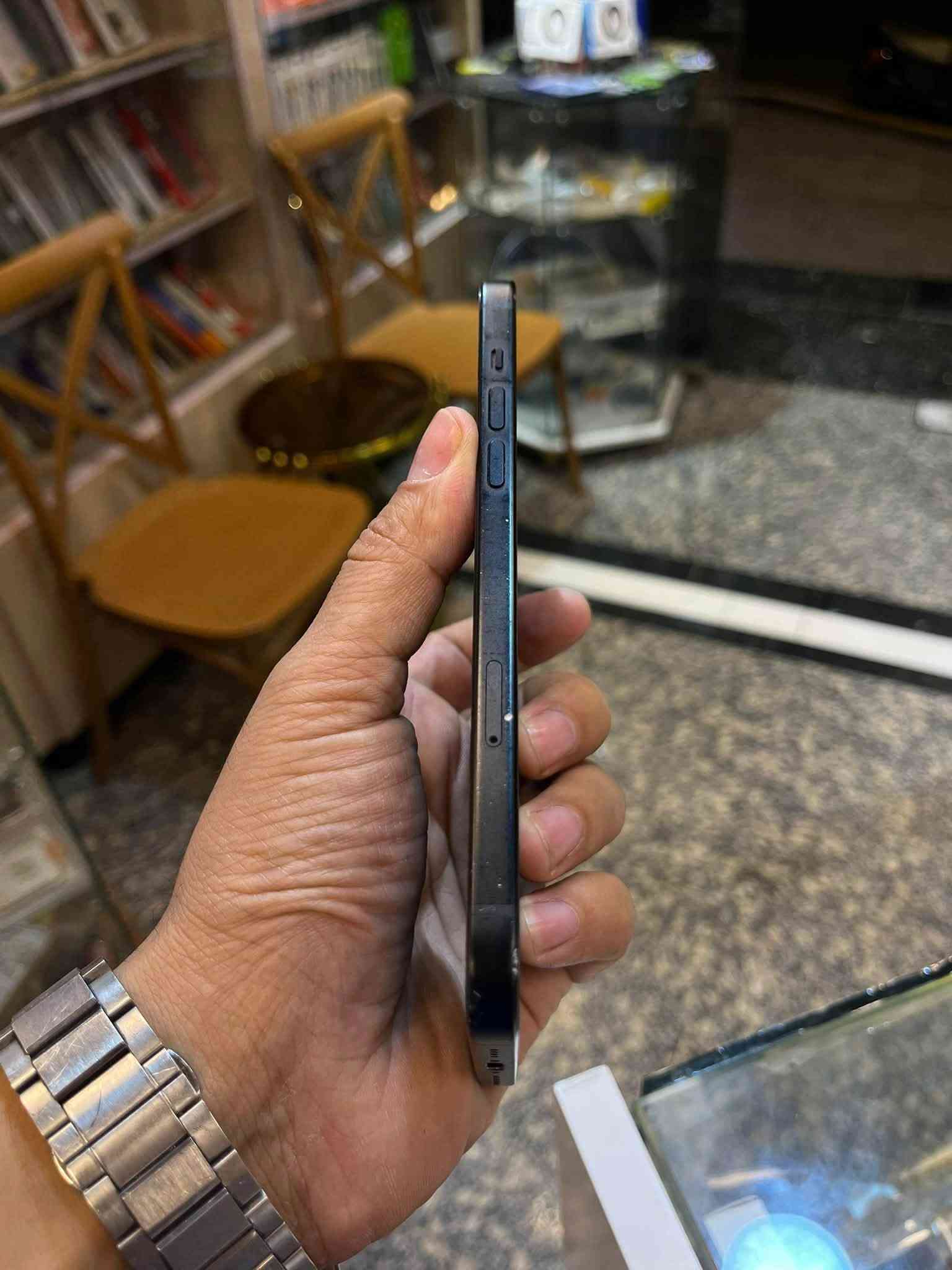 ايفون ١٥ بلس • ٥١٢ • بطارية ٨٤