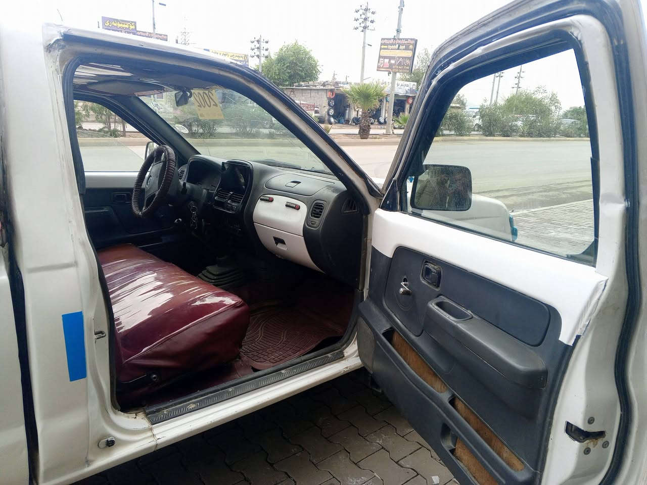 نيسان • ٢٠٠١ • زينون