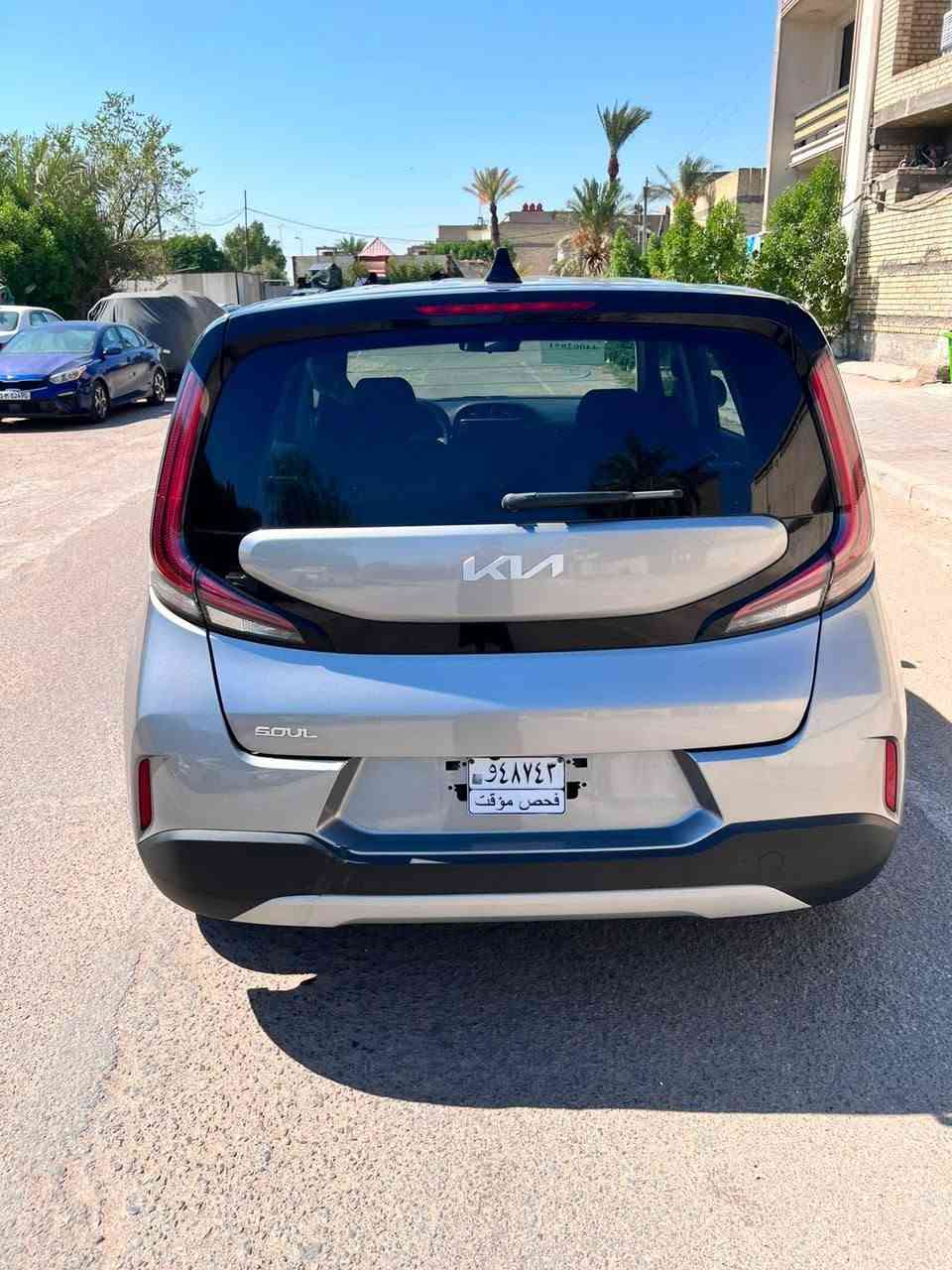 🚘 كيا سول Kia Soul 2024 LX 🇰🇷
حادة موضح بلصور 

ماشي٢٣ 

🔹 المحرك: 2.0 لتر – 4 سلندر دوش

🔹 القوة: 147 حصان

🔹 العزم: 179 نيوتن.م

🔹 القير: أوتوماتيك IVT

🔹 الدفع: أمامي FWD

🔹 الوقود: بنزين

🔹 عدد الركاب: 5 أشخاص

🔹 الشاشة: 8 إنچ

🔹 Apple CarPlay + Android Auto

🔹 كاميرا خلفية

🔹 بلوتوث + USB

🔹 مثبت سرعة

🔹 تحكم صوت من المقود

🔹 نوافذ ومرايا كهربائية

🔹 مقاعد خلفية قابلة للطي 60/40

🔹 أنظمة أمان ومساعدة للسائق

🔹 فرملة طوارئ أوتوماتيكية

🔹 تحذير مغادرة المسار + المحافظة على المسار

🔹 مساعد الضوء العالي

🔹 

🔹 تايرات  16 إنچ

🔹 خزان الوقود: حوالي 54 لتر

:-)بكان سيارة بغداد 

📌 الموديل: 2024 | الفئة: LX | المحرك: 2.0

رقم تليفون ***********
‼️‼️للاستفسار اكثر تصل وعيونك الك
