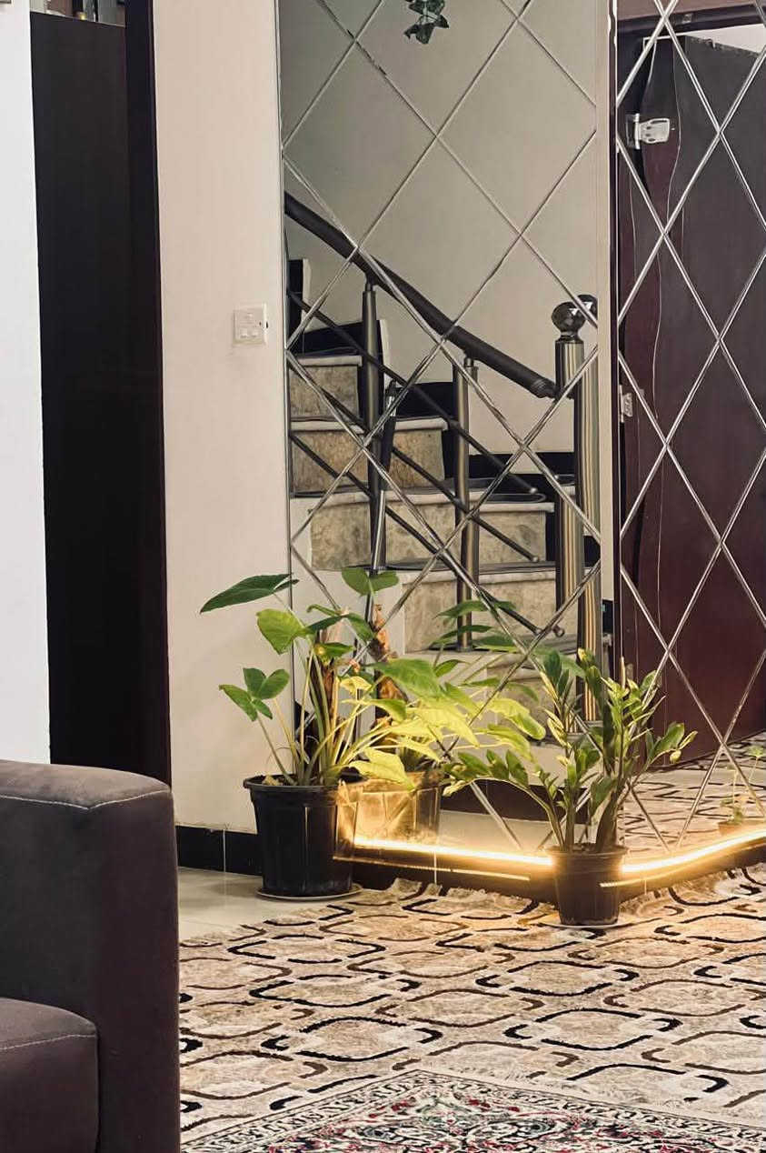 🏡✨ للبيع | دار مميز في مجمع السلطان السكني – المرحلة الثانية
فرصة سكنية مميزة بموقع جميل أمام حديقة 🌿🤍

📐 مساحة الأرض: 240م² + فضلة 13م²
🏠 طابقين
🛏️ 3 غرف نوم
▫️ غرفة في الطابق الأول
▫️ غرفتان في الطابق الثاني
✨ إحداهما سويت والأخرى غرفة عادية

🌟 إضافات ومميزات الدار:

• سقيفة مودرن
• الكراج بالكامل بورسلين
• باب وسطية أنيق يفصل بين الاستقبال والصالة
• قواطع زجاجية للحمامات
• ديكورات مميزة في الاستقبال والصالة
• موقع الدار مقابل حديقة 🌿
• مساحة إضافية مميزة بفضل الـ 13م² فضلة

📍 مجمع السلطان السكني – المرحلة الثانية – النجف الأشرف

📞 للاستفسار ومعرفة التفاصيل والتواصل: ***********

دار بمساحة مميزة، إضافات مرتبة، وموقع أمام الحديقة… جاهز ليكون بيتكم القادم 🏡🤍

#مجمع_السلطان_السكني
#مجمع_السلطان
#بيوت_للبيع
#عقارات_النجف
#عقارات_النجف_الأشرف
#بيت_للبيع
#النجف_الأشرف

نص مكتوب في الصور:
- (B3)
- ملحق رقم (4)
- السلطان السكني
- مساحة الأرض : 240 م²
- مساحة بناء الكلية : 180.4 م²
- مساحة بناء الطابق الأول : 63.1 م²
- السطح
- منور
- UP
- 3:50
- غرفة نوم رقم 3
- غرفة نوم رقم 4
- حمام
- Al Sultan Residential Complex
- Iraq - Al Najaf
- Mobile: +964 7823777719
- +964 7730777719
- sales@alsultancomplex-najaf.com
- 00/00/2018
- مجمع السلطان السكني
- العراق - النجف الأشرف
- موبايل : ٩٦٤٧٨٢٣٧٧٧١٩+
- ٩٦٤٧٧٣٠٧٧٧٧١٩+
- www.alsultancomplex-najaf.com