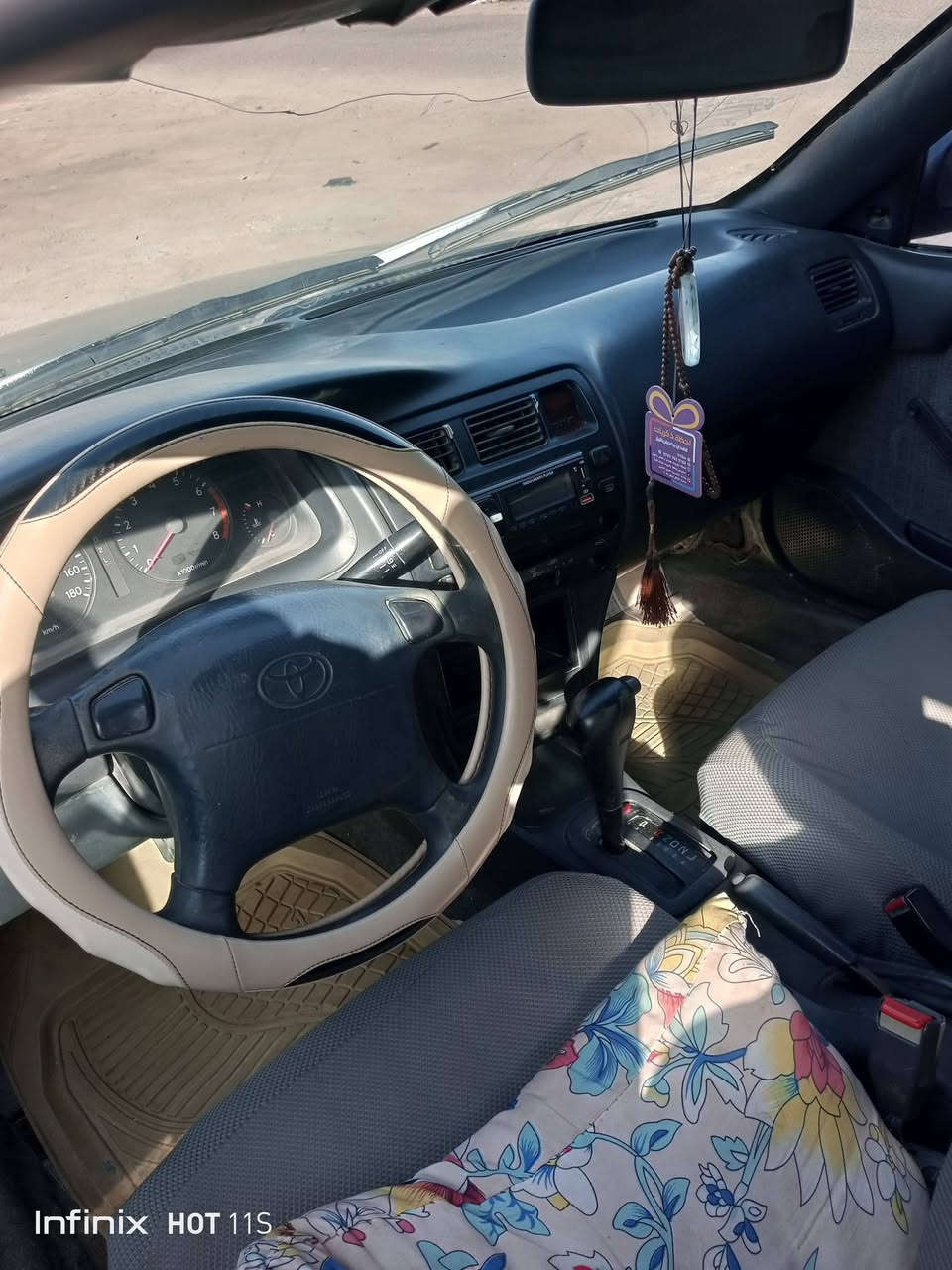 السلام عليكم كورولا موديل 96 سياره ايسر بلاد سنويه 2030 تنتهي مقفوله من الضرب مصبوغه جماليه السياره مكينه جير كفاله حداديه الخلفيه توني نبدلها والاماميه تك صفحه باقيه تبريد فول مكان البصره سعر السياره 48 ورقه وبيها مجال للطيبين سياره مال عائله ومال شخص على باب الله يشتغل توصيل بيها خدمه كلش لان صرفيه قليله كلش *********** وهاذ رقم صاحب السياره  مكلف بل نشر
