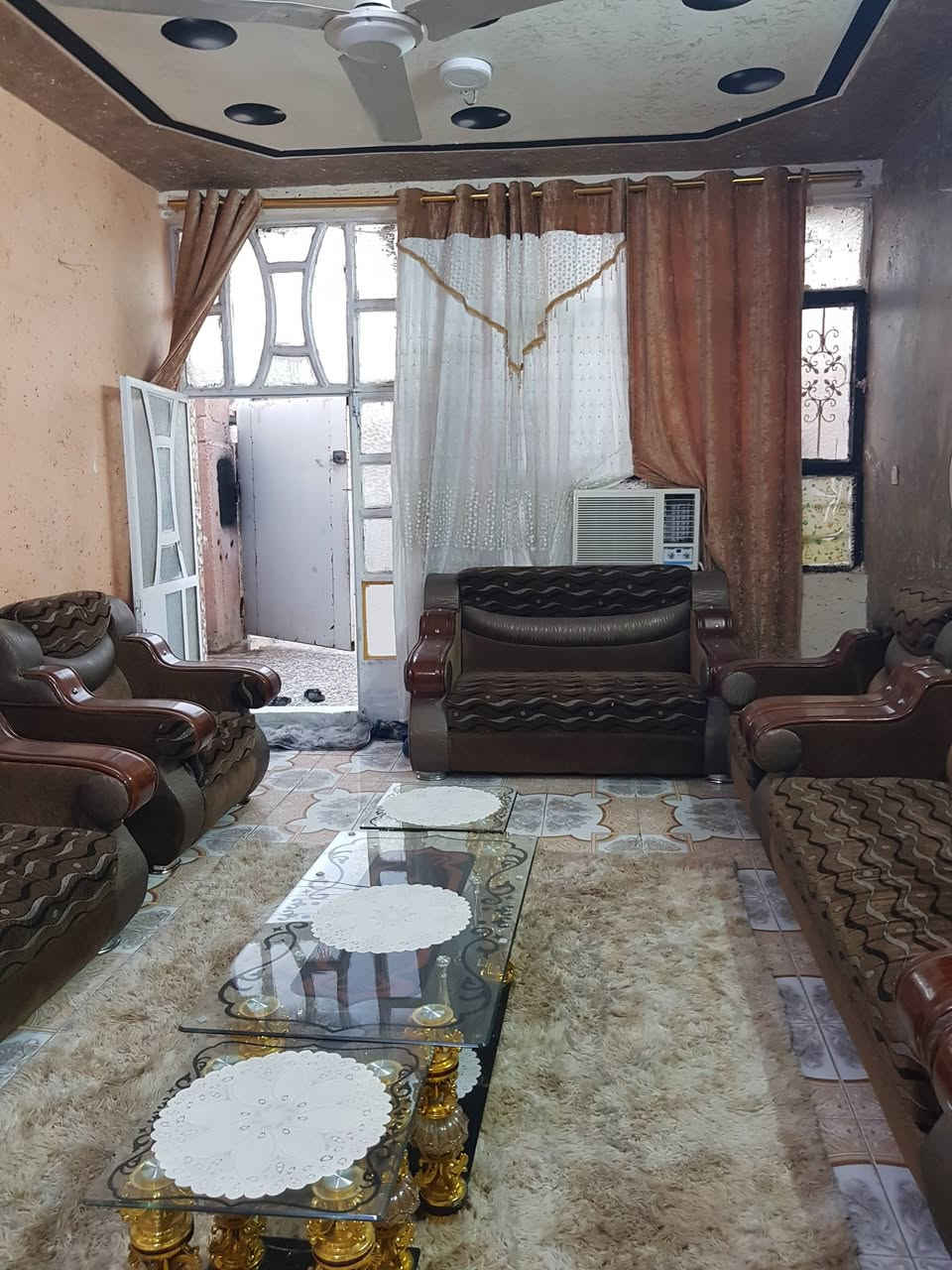 بيت البيع مساحته 👈120👉 متر قاط واحد👉 وكو غرفه فوك عوزها بس صب السكف مالها يصير قاط ونص غرفه نوم وستقبال ومطبخ وحولي وترك وكراج الرضيه سراميك الصطح مطبك شتايكر مجاري ريسيه كهرباء ماي سحب جاهز البيت👈 البناء بلوك👉 👈بلزراعي مال بيت ضيفان👉 ثاني فرع بلزراعي شارع مالته مفتوح👈 العنوان بغداد منطقت بوب الشام 👉جاي من القوس ع يدك اليمنه البيت كامل مكمل من كلشي جيب غراضك وكعد كبل بي 👈السعر 50👉 بي مجال 👉 ا مايرهم قصط ولا مقدمه حاضر فلوسه البيت ليريد يشوف البيت من داخل ومن خارج يدخل علي خاص ادزله مقطع فيديو مال البيت مصوره مقطع فيديو كامل اتصال برقمي او خاص عادي بي وقت *********** واتساب👉
