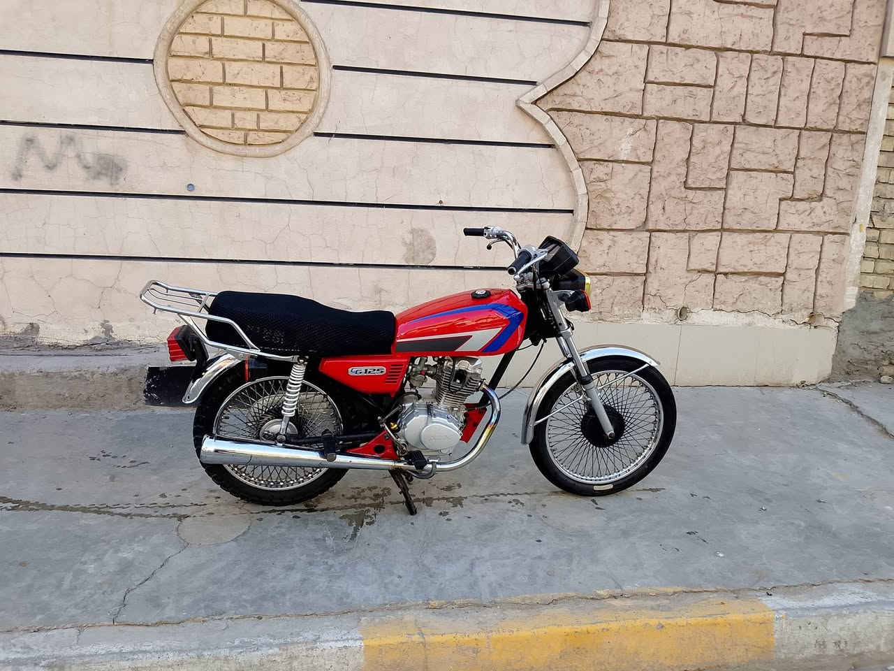 يالله ♥️ 
سلام عليكم 
دراجه موديل 2021 اوراق موجوده 4 كير كهربائيات كلها شغاله نكره هندر دراجه خير من الله نضيفه وكامله مكمله السعر 475 وبيها مجال بسيط عنوان بغداد حي النصر ***********
