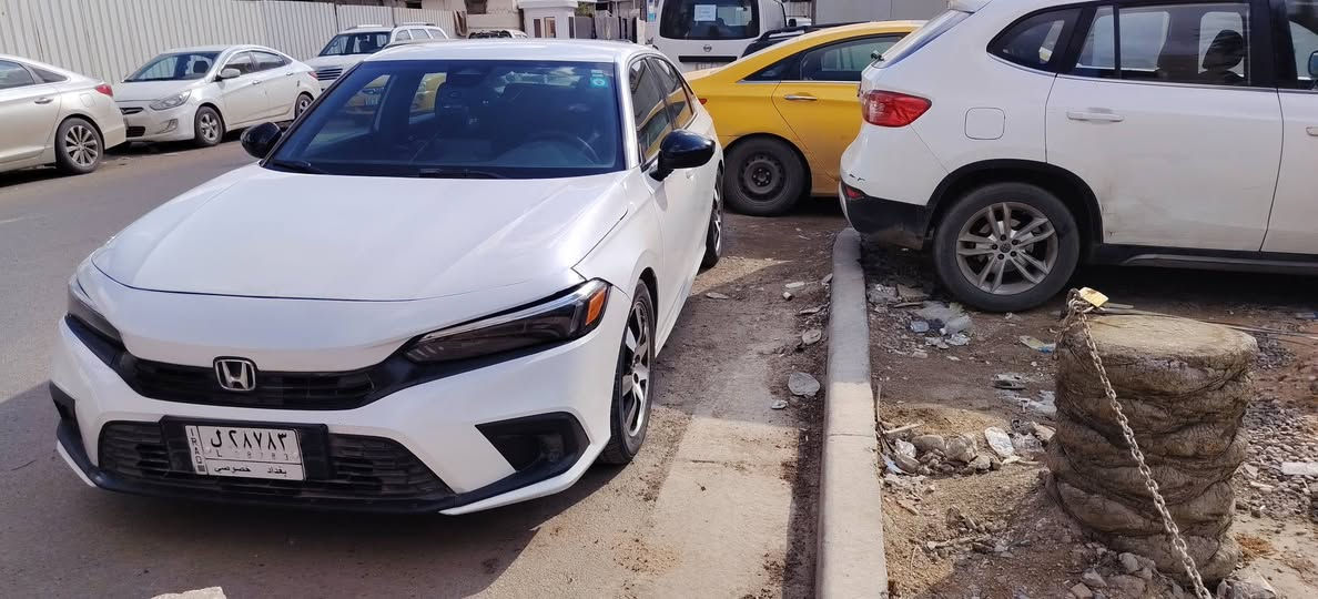 السلام عليكم هوندا سيفك موديل 22 محرك 2000 سبورت بسمي تحويل ثاني يوم عارضها 130 وبيها مجال رقم بغداد أرقامي *********** /***********
