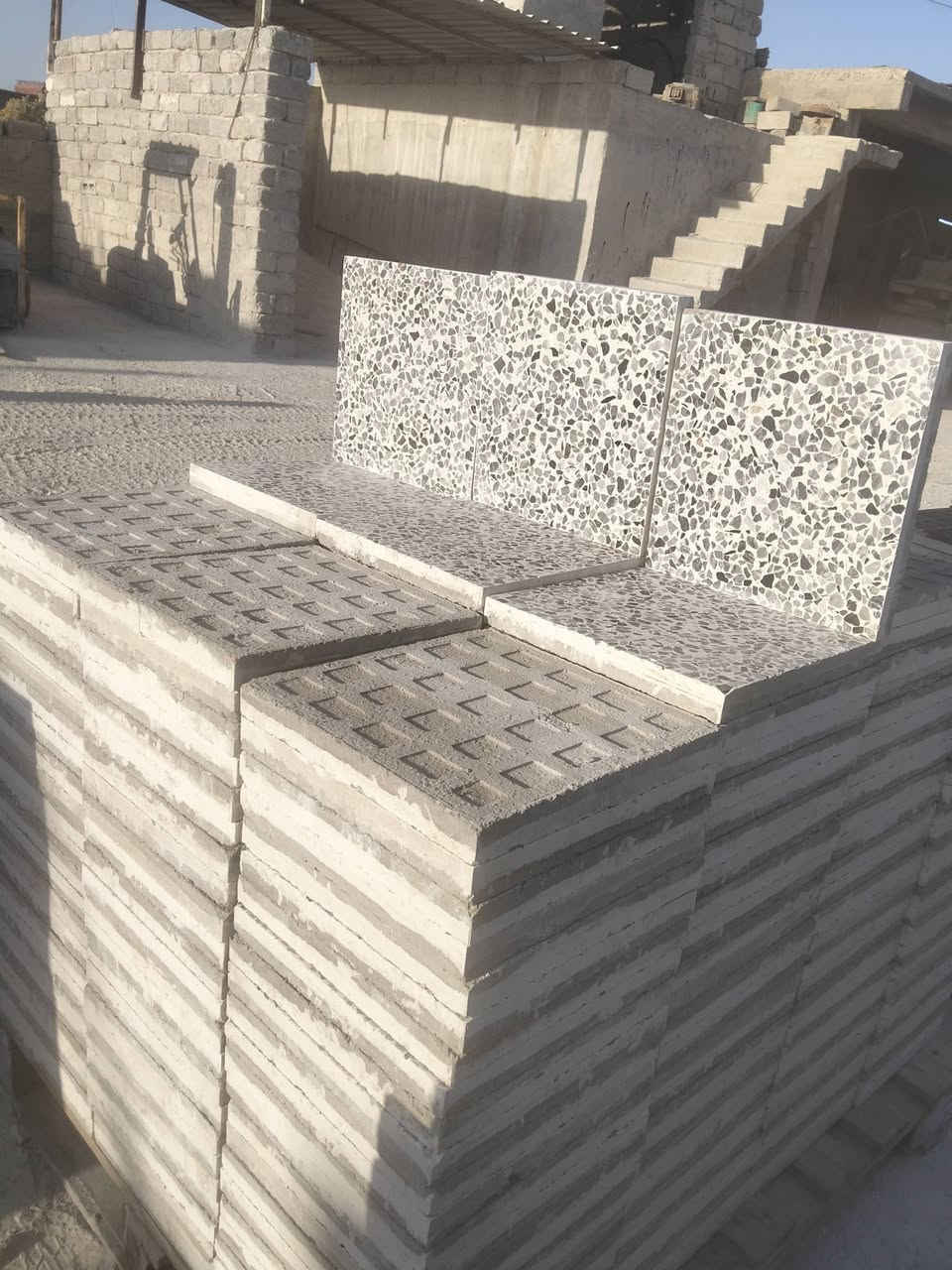 كاشي رقم 3 الجديد بألوانه الثنائية والثلاثية (الأزرق، الأبيض، والأصفر).
تصميم يناسب أصحاب الذوق العصري اللي يبحثون عن تميز حقيقي بمشاريعهم وبنائهم.

​🔹 مميزات الكاشي:
​ألوان ثابتة ومقاومة للظروف الجوية والشمس.
​متانة عالية وتحمل للأوزان.
​سطح مميز وسهل التنظيف.

​💡 عرض خاص لفترة محدودة!
راسلنا الآن على الرسائل أو اتصل بنا لمعرفة الأسعار والتفاصيل.
​📞 رقم التواصل: [***********
***********]

"أي لون غلب على ذوقك؟ الأزرق 💙 لو الأصفر 💛 لو الأبيض
