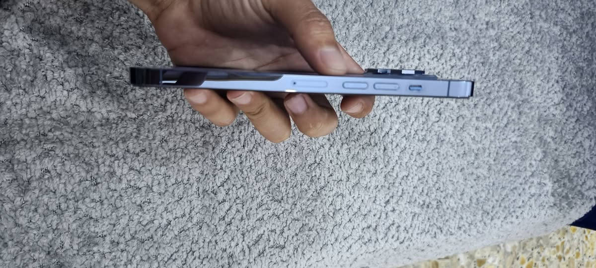 السلام عليكم
13 برو ماكس 
ذ512 
بطارية 94%🔋
جهاز نضافة عالية جداً
مكفول مامبدل اي قطعه وتر بروف 
جهاز تأخذه عله الفحص. 
 📍مكاني بغداد المحمودية 
📞رقم الهاتف ***********

نص مكتوب في الصور:
- ١٢:٥٥
- حالة البطارية والشحن
- كما هو الحال مع البطاريات القابلة لإعادة الشحن، بطارية الهاتف قابلة للاستهلاك وتصبح أقل فاعلية مع الوقت. معرفة المزيد...
- الحد الأقصى للقدرة
- ٩٤٪
- هذا قياس لقدرة البطارية مقارنة بقدرتها عندما كانت جديدة. قد تتسبب القدرة المنخفضة بتقليل ساعات الاستخدام بين عملية الشحن والأخرى.
- أقصى قدرة للأداء
- ستساعد الأنظمة المضمنة في النظام والمكونات في تخفيف آثار الأداء التي قد تلاحظها أثناء التقدم الكيميائي في عمر بطارية iPhone.
- شحن البطارية المحسن
- للحد من استنزاف عمر البطارية، يتعلم الـ iPhone من عادات الشحن اليومية، بحيث ينتظر ولا يتجاوز ٨٠٪ حتى يحين موعد حاجتك إلى استخدامه.
- حول
- الاسم
- م.أ.ابوفليحه
- إصدار iOS
- 26.6.1 >
- اسم الطراز
- iPhone 13 Pro Max
- رقم الطراز
- MLL03LL/A
- الرقم التسلسلي
- P63QDFHJ6G
- انتهت صلاحية التغطية
- الأغاني
- الفيديوهات
- ٢٨
- الصور
- ٧٨٣
- التطبيقات
- ۸
- السعة
- ٥١٢ غ.ب.
- متوفرة
- ٤٨٤,٤٤ غ.ب.
- عنوان Wi-Fi
- DC:53:92:0C:8A:4C