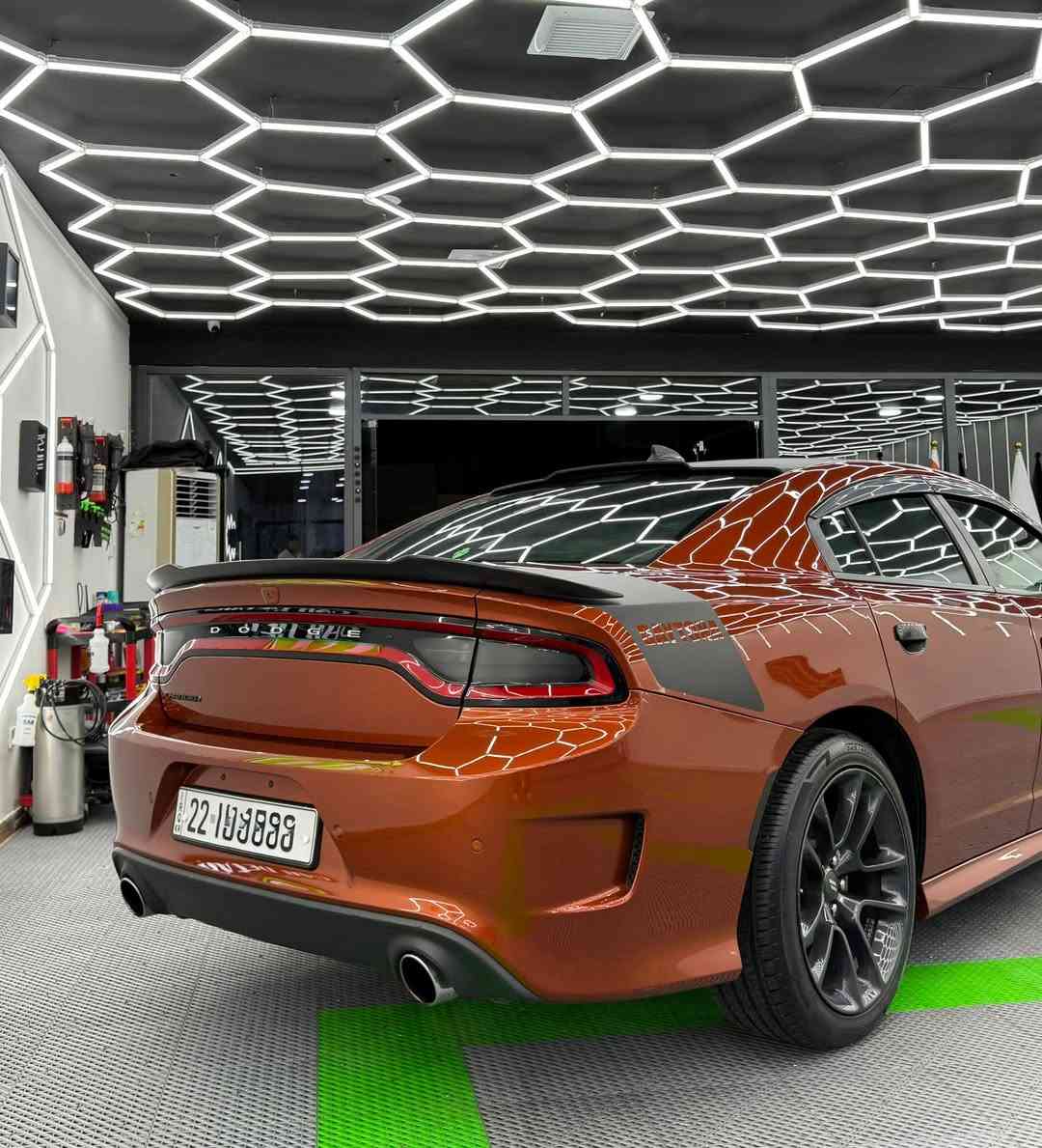 للبيع فقط
جارجر  5.7 / DAYTONA 
 دايتونا اصل موديل 2022 لون مميز 🟠

مواصفات الدايتونا معروفة
سوبر تراك باك
كشنات خزن ميموري+حضن كنتارة وجلد
تدفئة وتبريد كشنات امامي 
ستيرن هيتر
تدفئة كشنات خلفي
شوته رياضي بلادي
ستيكرات اسود بلادي شركة 
وباقي المواصفات المعروفة 
 
 ماشية 71
بيها جاملغ السكن فقط بجم كبس

 السيارة ستوك على وضع الشركة بدون اي تعديلات
  مابيها نقص ولا مصروف جاهزة

باسمي تحويل مباشر هزة سنوية فحص كلة جديد
 
السعر 244
رقم السيارة وعنوانها اربيل

***********
