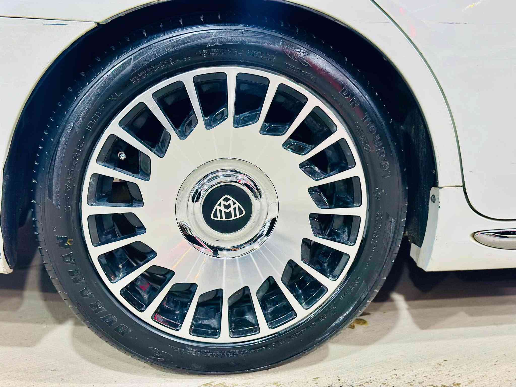 تويوتا ماجستا مووس مووس
مؤديل ٢٠١٢ 
كؤدي بؤ كراوه و به شه رت
بيده عم بي ليدران 
يه ك پارچه ي ئه وروپاي بوياخه
گيرو مه كينه و ته بريد كاره بايي به شه رت
‏(Abs)به شه رت
ته قه و ره قه و هه مو گياني به شه رت
چوار تايه و ويلي مايباخي سفرم بؤ به ستوه
سعري كؤتايي ٣٨ گه لايه
ژ.م/***********
ژ.م/*********** Singapore
