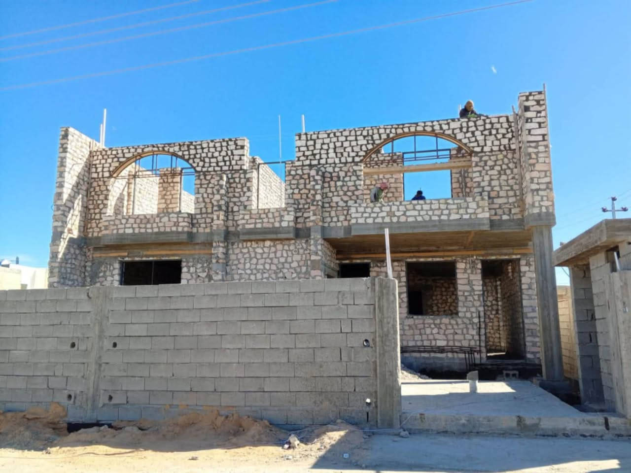 🏗️🏡 بناء المنازل بالتقسيط المريح
حلم البيت الخاص صار أقرب من أي وقت مضى ✨

مع شركه الفهد  للمقاولات العامة نوفر لك خدمة بناء المنازل بأحدث التصاميم وأفضل المواصفات، وبأقساط مريحة تناسب ميزانيتك.

✅ أقساط او علي شكل دفعات 
✅ إشراف هندسي متكامل
✅ تنفيذ وفق أعلى معايير الجودة
✅ سرعة ودقة في الإنجاز
✅ عقود رسمية وضمان على التنفيذ

لا تؤجل حلمك بعد اليوم…
ابدأ ببناء منزل العمر واستثمر بمستقبل عائلتك من الآن 🏡✨

📍 الرمادي 
📞 ‭***********‬ 
 📞 ***********

📩 تواصل معنا الآن واحصل على استشارة مجانية.
شركه الفهد للمقاولات العامة
✨ نجعل حلمك حقيقة. ✨

هاي جزء من اعمالنا الي نفذناها في منطقه الزراعه

نص مكتوب في الصور:
- DAR
