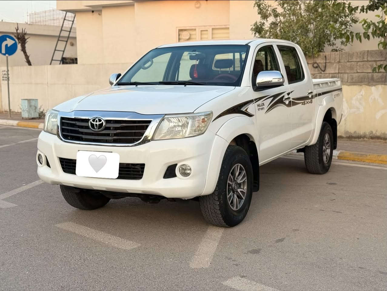 سڵاو لەهەموولایەک
تۆیۆتا هایلۆکس مۆدێل 2013
ناوسوور 
بێ بۆیاخ 
ڕەقەم سلێمانی  سەنەوی دوساڵە بەسەرچوە
بێ چاڵ کامل مەسرووف کراوە
چوارتایەویل لۆک بۆبەسراوە
تازە پێشودوای داگیراوە
بێ نوخسانی کامل هەموشتێکی مەزبووتە
مەکینەو گێڕو ئەکسلی بەشەرت
مەکینەی نەکراوەتەوە لۆۆکە
سعری  210کەمێک مەعمەلە 
ژ.م ***********
شوێن هەڵەبجەی تازە
***********
