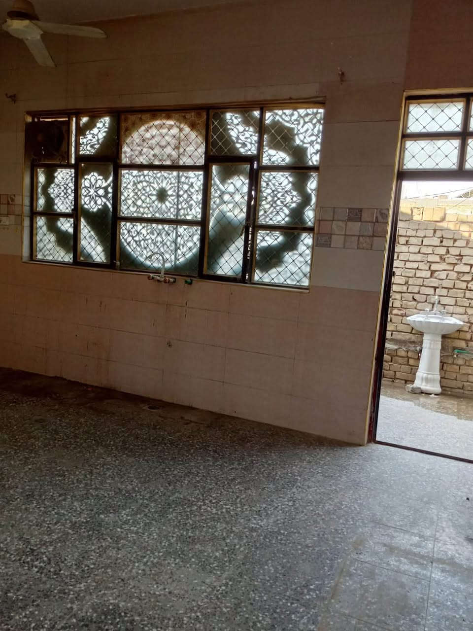 🏠 بيت للإيجار
للإيجار في منطقة الزعفرانية/الترجمانية او شارع66
🏡 المساحة: 100متر طابق ونص
📞 للاستفسار والتواصل ‭***********‬

للمهتمين مراسلتي خاص
