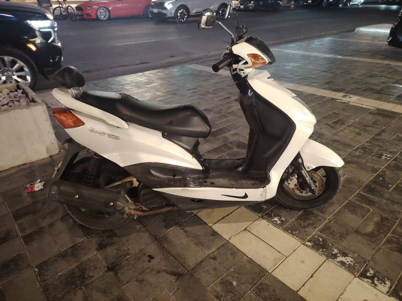 سكنس نثيه ياباني سرعه 110 رمبه اي عطل مابيها جيب فيتر وتعال افحص سعر 700 وبيها مجال قليل لو ما متوازي ما ابيعها بهيج سعر رقم بي واتساب ***********
