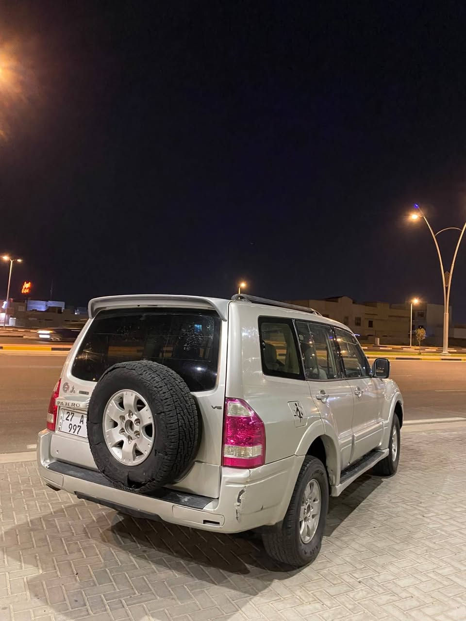 السلام عليكم باجيرو 2005مكينه 3000
تخم تاير 
تبريد يرادله بس كهربائيات 
تحويل مباشر 
السعر:70
***********
المكان/البصره القبله
