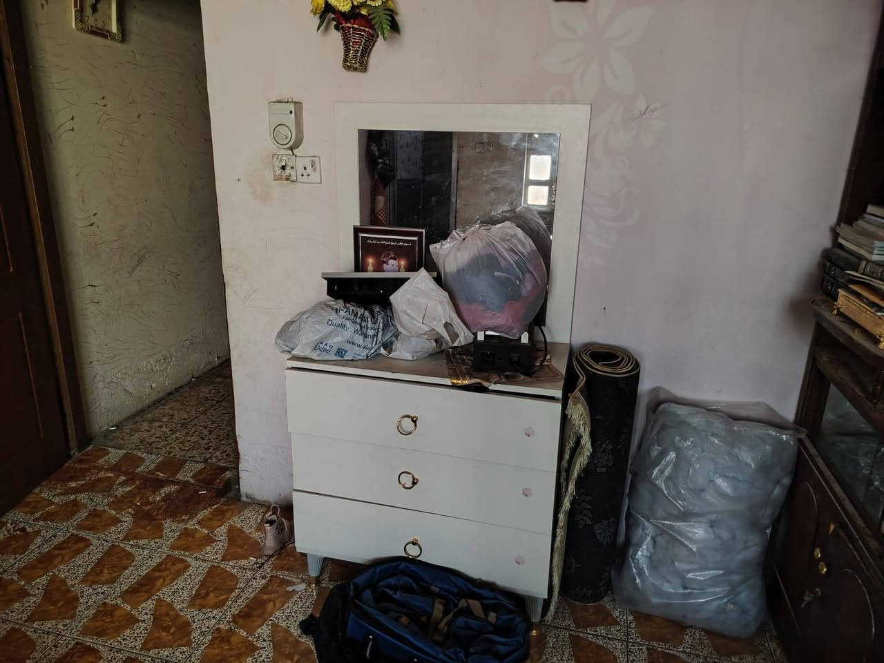 السلام عليكم 
غرفه تركي للبيع في كربلاء المقدسة حي العامل 150الف ***********

