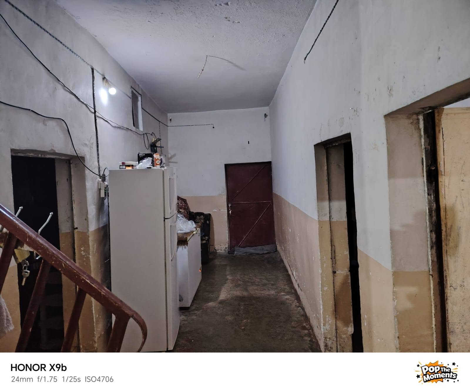السلام عليكم بيت للبيع بال عسكري مقابيل مول فاضل القديم سايدين العلوى مساحة القطعه 250متر طابو صرف سند 25شرط التحويل البيت قريب السايدين بضهر التجاري أول فرع السعر 65وبي مجال الرقم *********** بي واتساب

نص مكتوب في الصور:
- HONOR X9b 24mm f/1.75 1/50s ISO706
- HONOR X9b
- 24mm f/1.75 1/25s ISO4706
- 24mm f/1.75 1/33s ISO1563
- POP The
- Moments