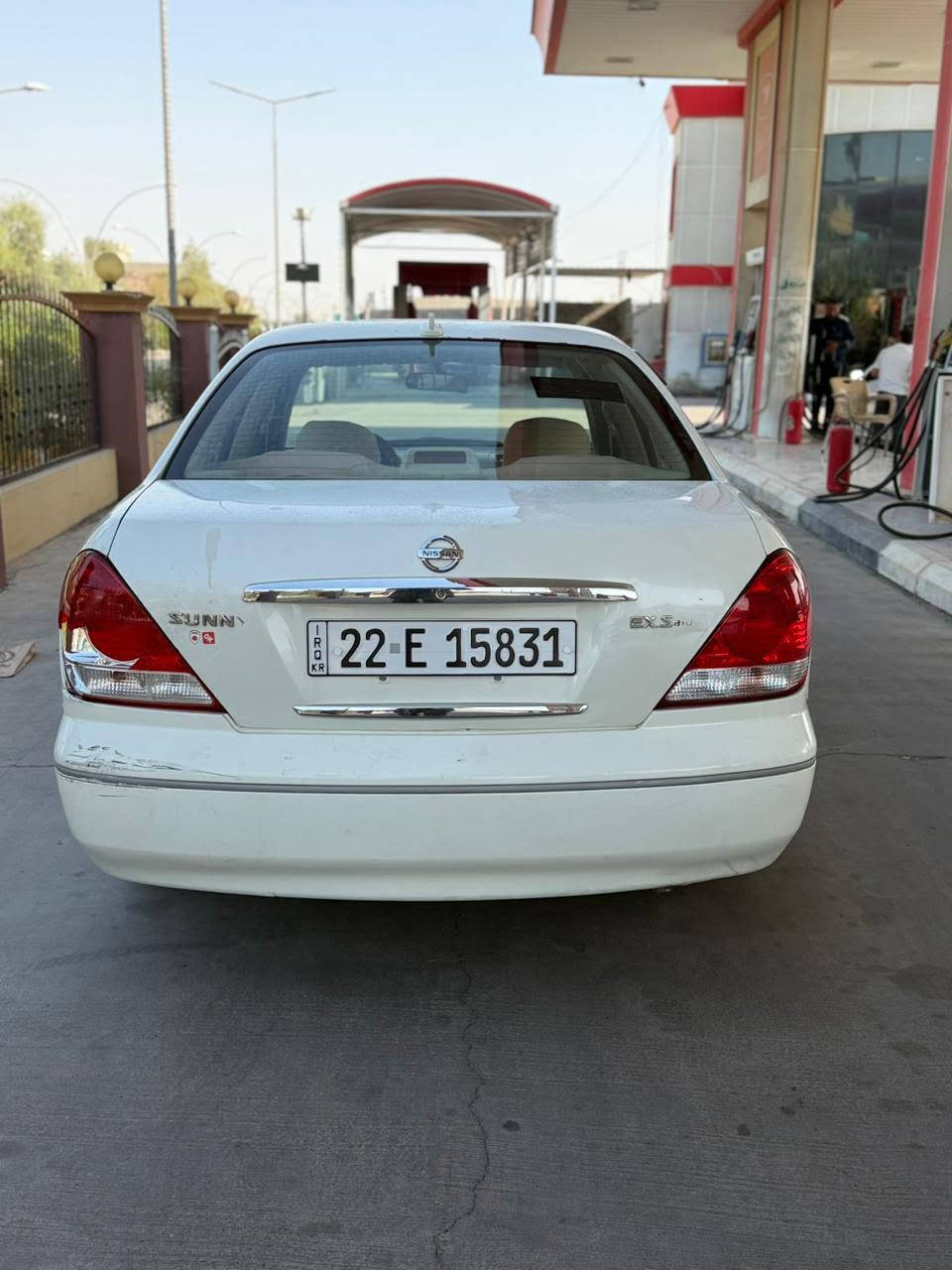 نيسان  صني 2009  فقط باب سايق مرشوش صبغ بدون دواخل كير محرك تبريد شرط سنه ويه جديد كوبون بنزين.  جاهز. سعر 86. مكان كركوك  *********** كركوك, العراق
