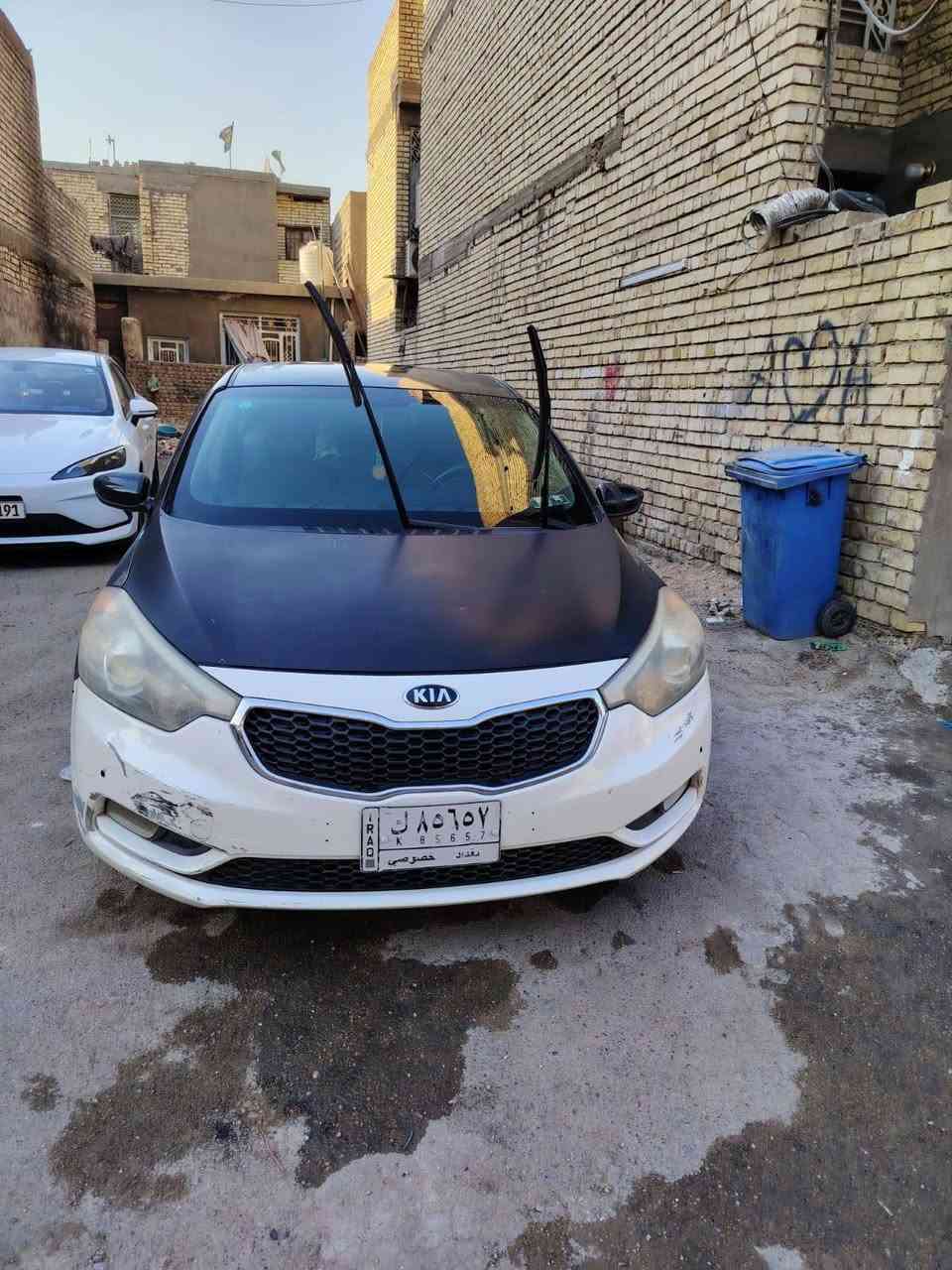فورتي 2016 وارد امريكي حادثها باب السياره جارده يراد لها صبغ  ***********
بغداد ابودشير/ السعر 90 وبيها مجال
