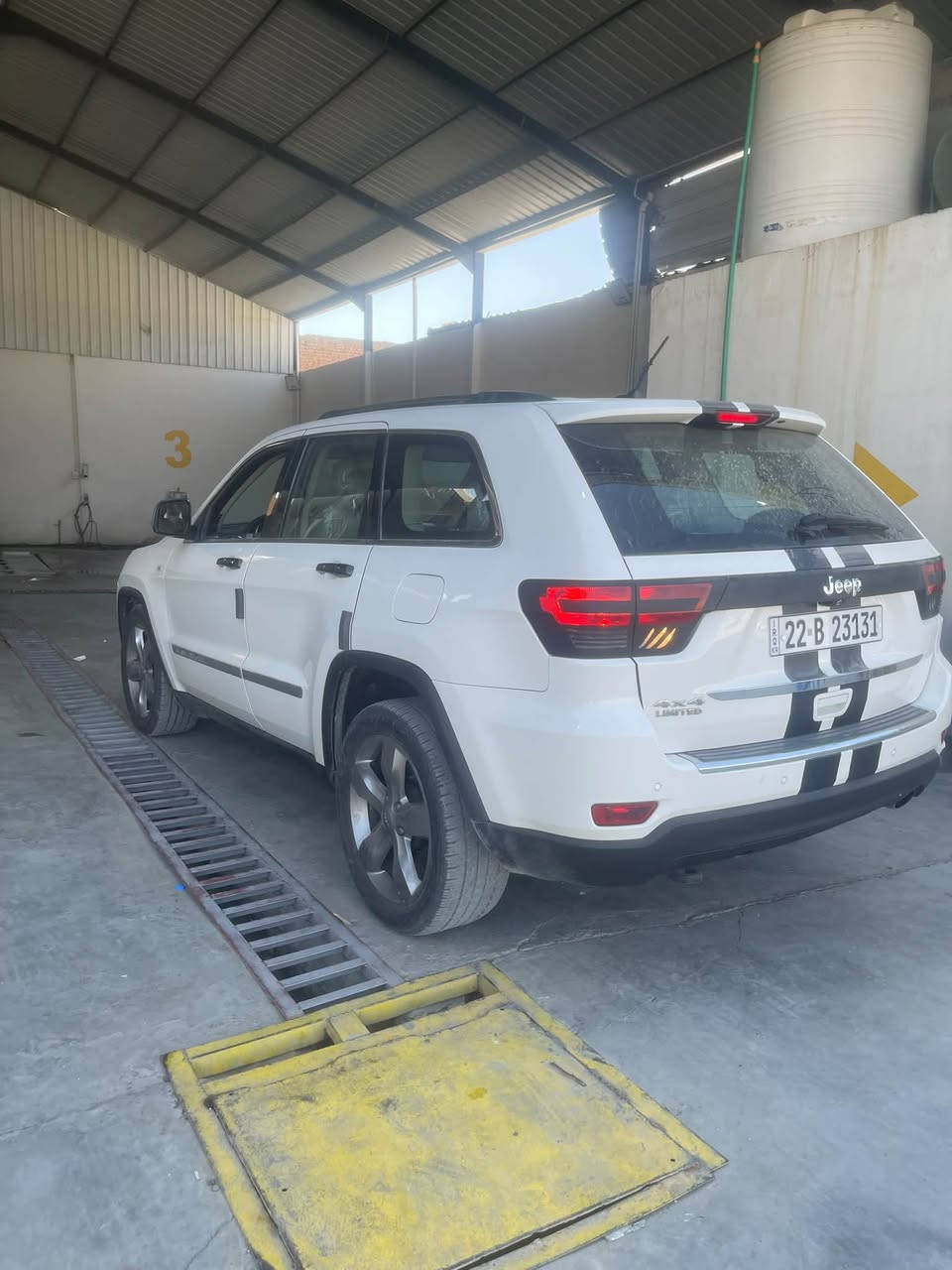 ٢٠١٢ خليجي لمتدد فول الفووول
مناقصها اي شي
شغل وطلع ترايك وين ماجان
باسمي تحويل ثاني يوم
بانورما فتحتين سقف
بيها قطعتين صبغ
صدر جديد 
تخم تاير
***********
