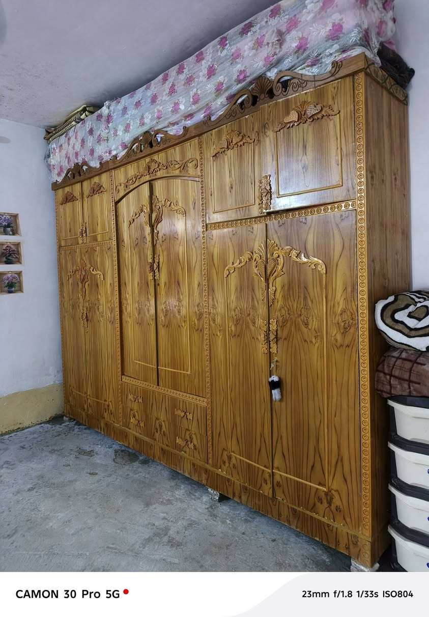 السلام عليكم
للبيع قنصور جديد وحديث 6 ابواب مكاني ايمن شارع 60 شراي اتصل ودلل ***********

نص مكتوب في الصور:
- CAMON 30 Pro 5G
- 23mm f/1.8 1/50s ISO973
- CAMON 30 Pro 5G 23mm f/1.8 1/33s ISO804
- CAMON 30 Pro 5G 23mm f/1.8 1/33s ISO810