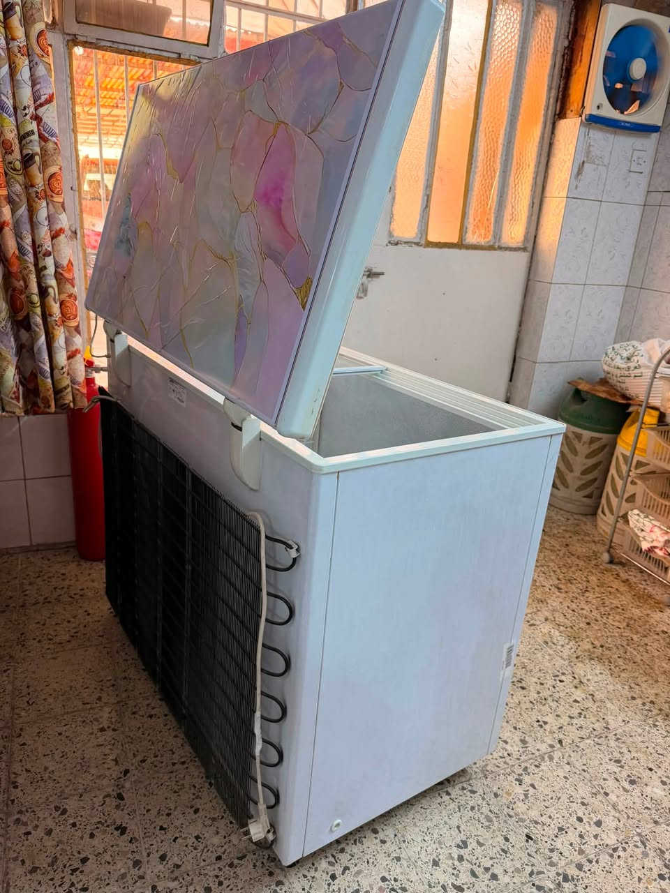 للبيع ثلاجه مستعمله بحاله جيده تعمل ثلج فول السعر 150 الف للتواصل على الهاتف
*********** ابو محمد مكاني الشعب / التجار
