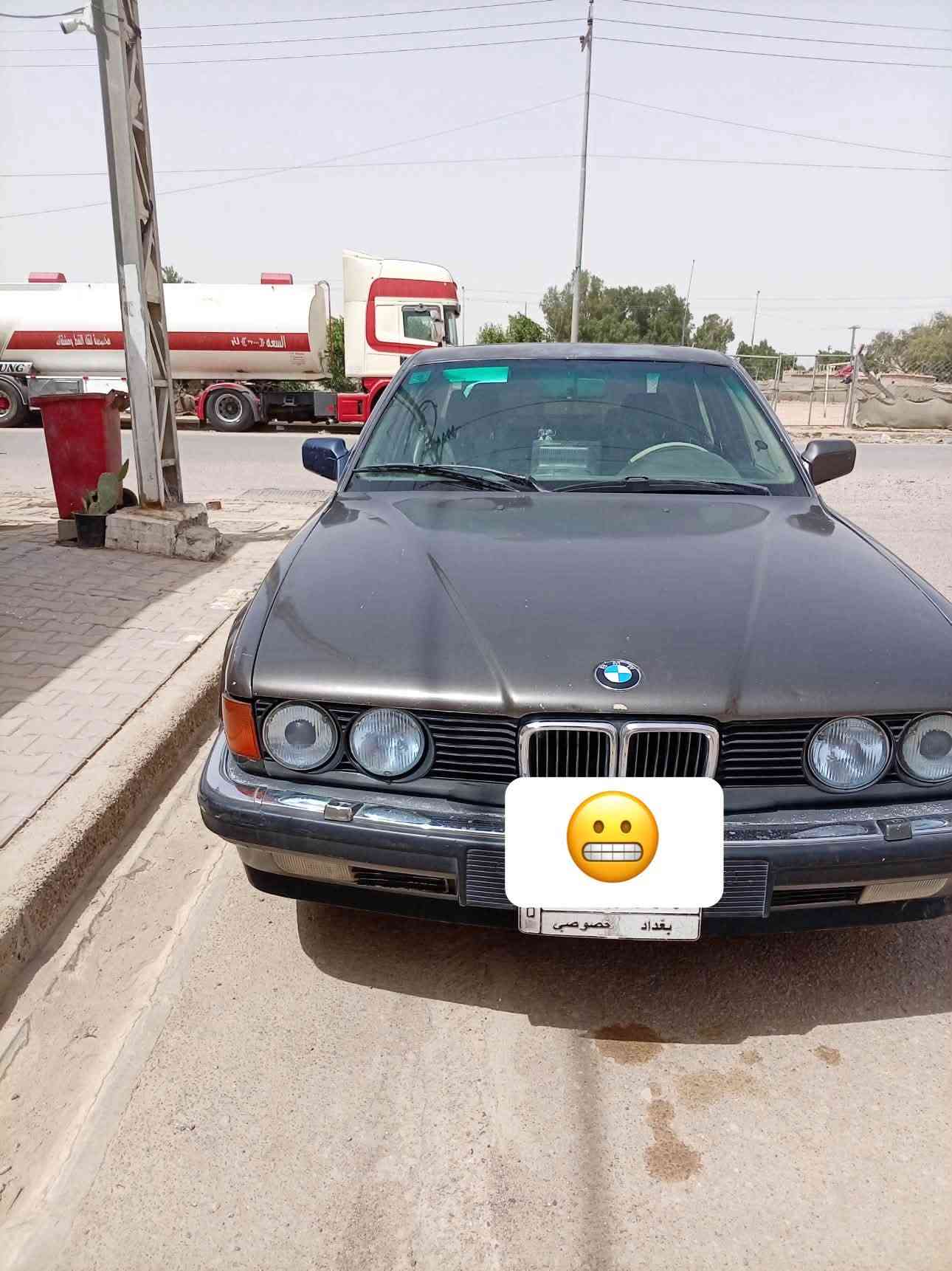 بي ام موديل 91
سنويه جديده تسقط 29 
كير تبريد مكينه 
كهربائيات شغاله 
سعر مناسب 
28ورقه  
رقم بغداد 
مكان السيارة نجف 
الشراي يتصل
***********
