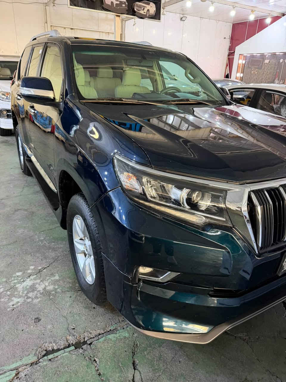 برادو 2018 اربيل
6 سلندر 
دبل تانكي
سبيل تعليك 
السيارة حلوة ورقمها اربيل
لون حبري او نيلي 
بصمة السيارة فتحة
السيارة مغلفة ppf 
السيارة بيها صبغ 6 قطع بس ابيعلك مصبوغه كلها 
السيارة بأسمي تحويل ثاني يوم 
مكان السيارة بغداد معارض النهضه 
سعرها 205 وبيها مجال بسيط
غير متواجد على الفيس
رقم التلفون ***********
