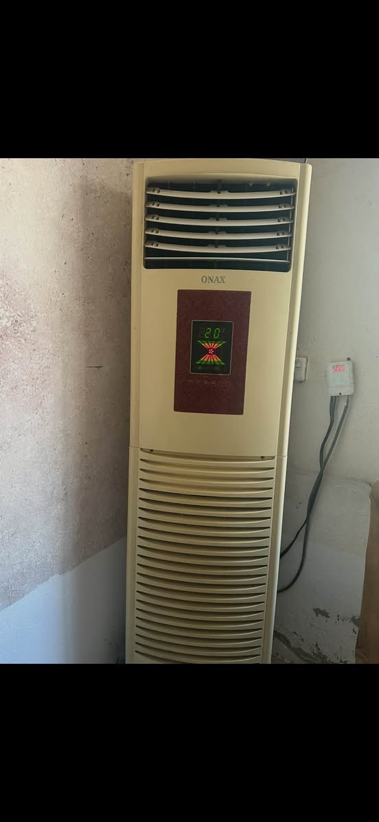 السلام عليكم سبلت كنتوري للبيع
طنين ونص شرط الفحص تبريده ثلج 
سعر ٥٥٠ العنوان الشعب حي البساتين 
***********
