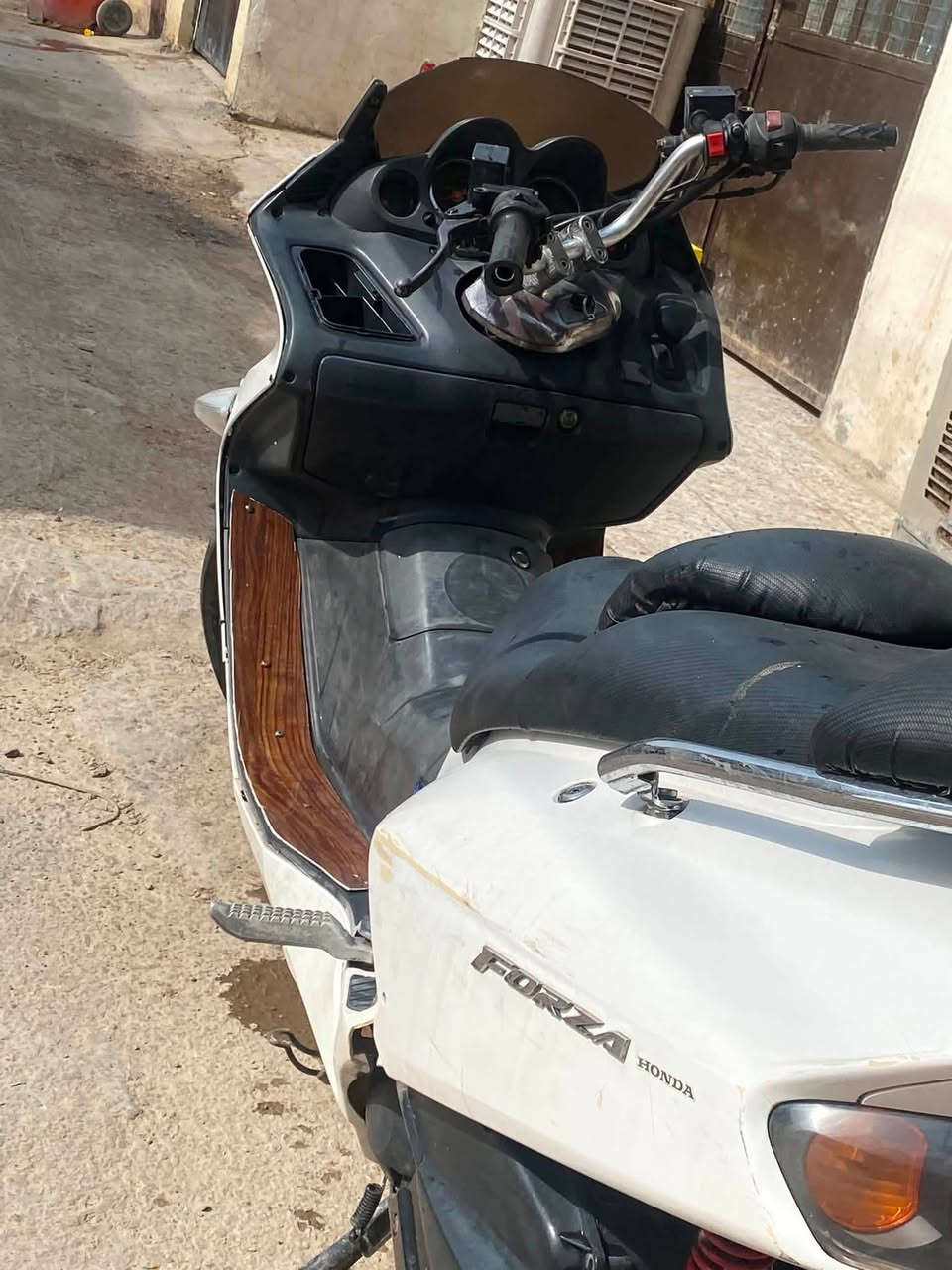 فورزا للبيع سعرها 350 مكان بغداد ***********
