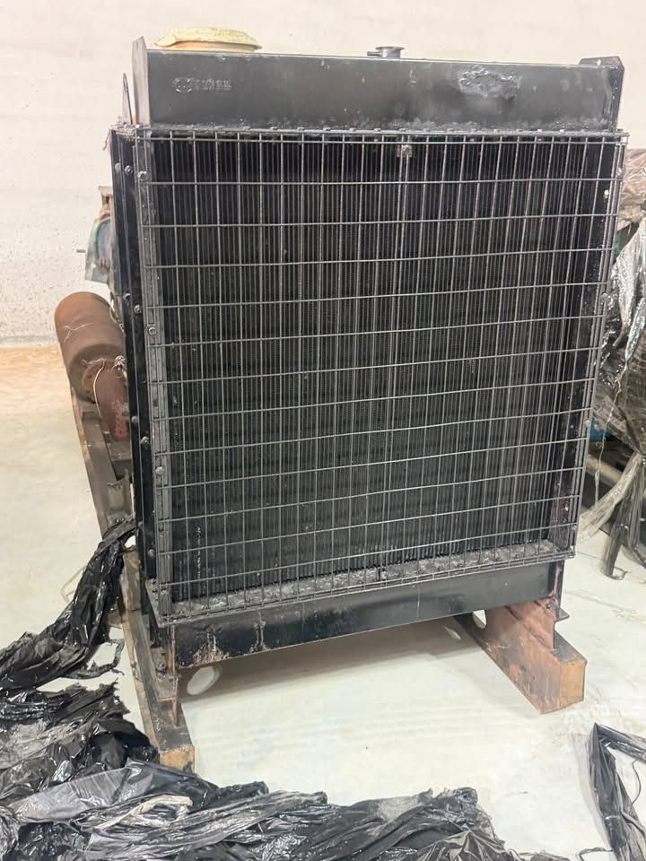 كمنز حجم 5.5 انجكتر عادي
كمشفت جبار راس توليد ستامفورد
375kva اوربي غير مستعمل بلعراق بلادي 
شاشة اوتو عنوان كركوك يوجد توصيل 🚚 ***********
