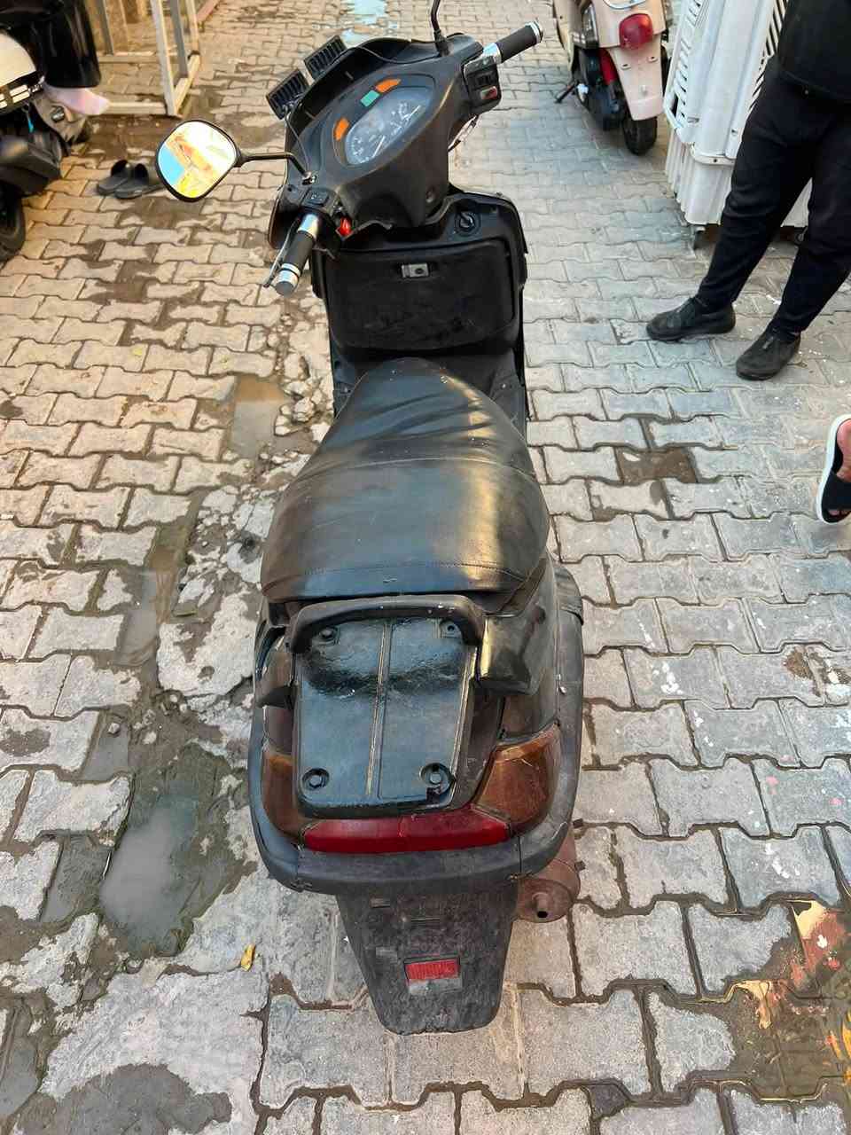 السلام عليكم فراشه للبيع شغاله بيه كلاجات كابريتر الدراجه خير من الله معوز واريد ابيع مكانه بغداد الزعفرانيه سعره ٢٢٥ وبيه مجال رقم ***********
